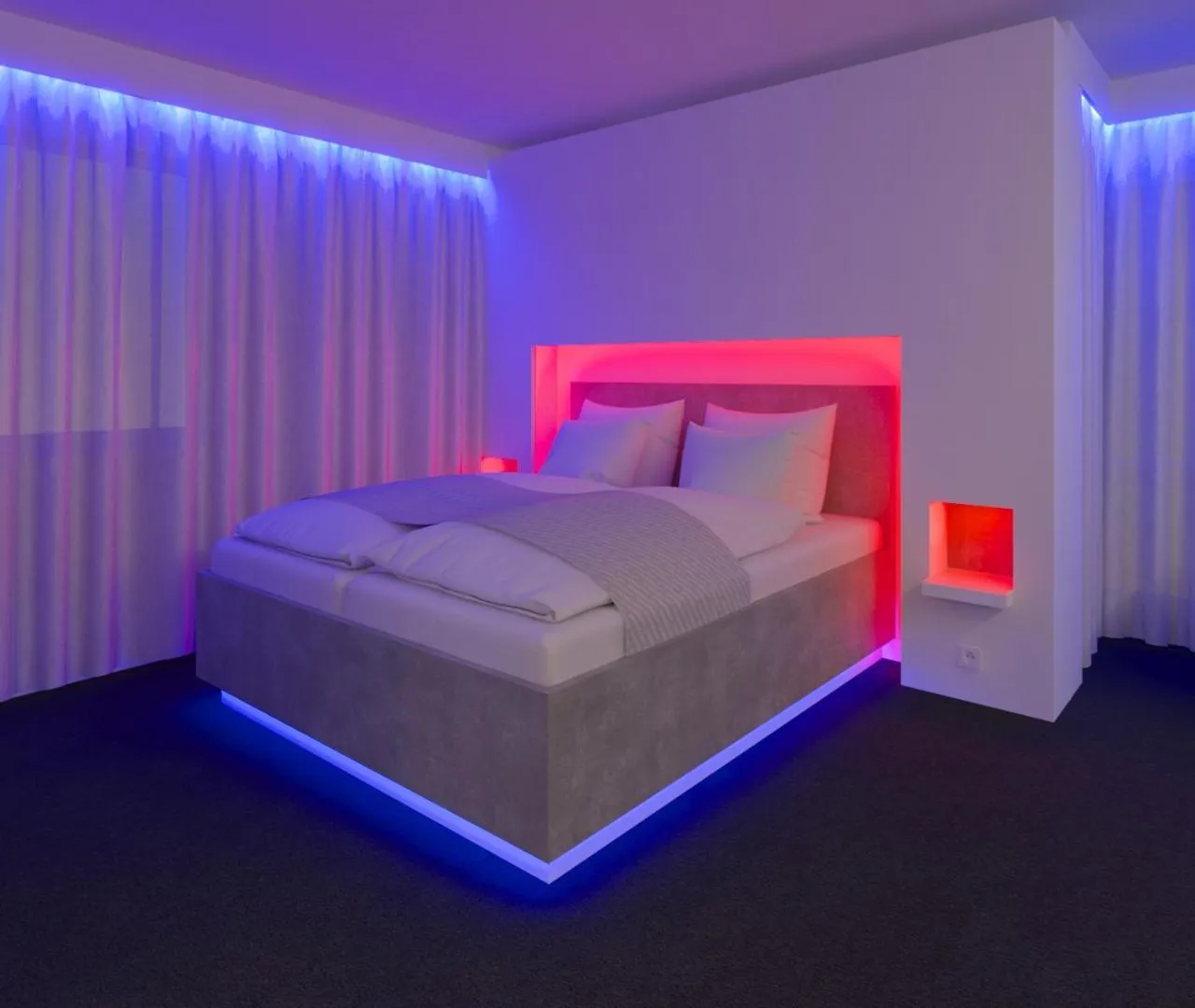 Photo of the whole room, Bed in smartel at The Unbrexit