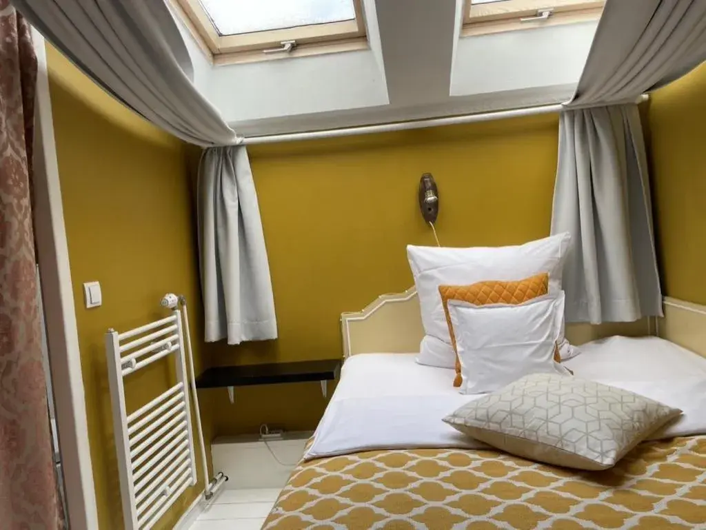 Single Room with Open Bathroom - single occupancy in Söruper Hof Single Room with Open Bathroom - single occupancy in Söruper Hof