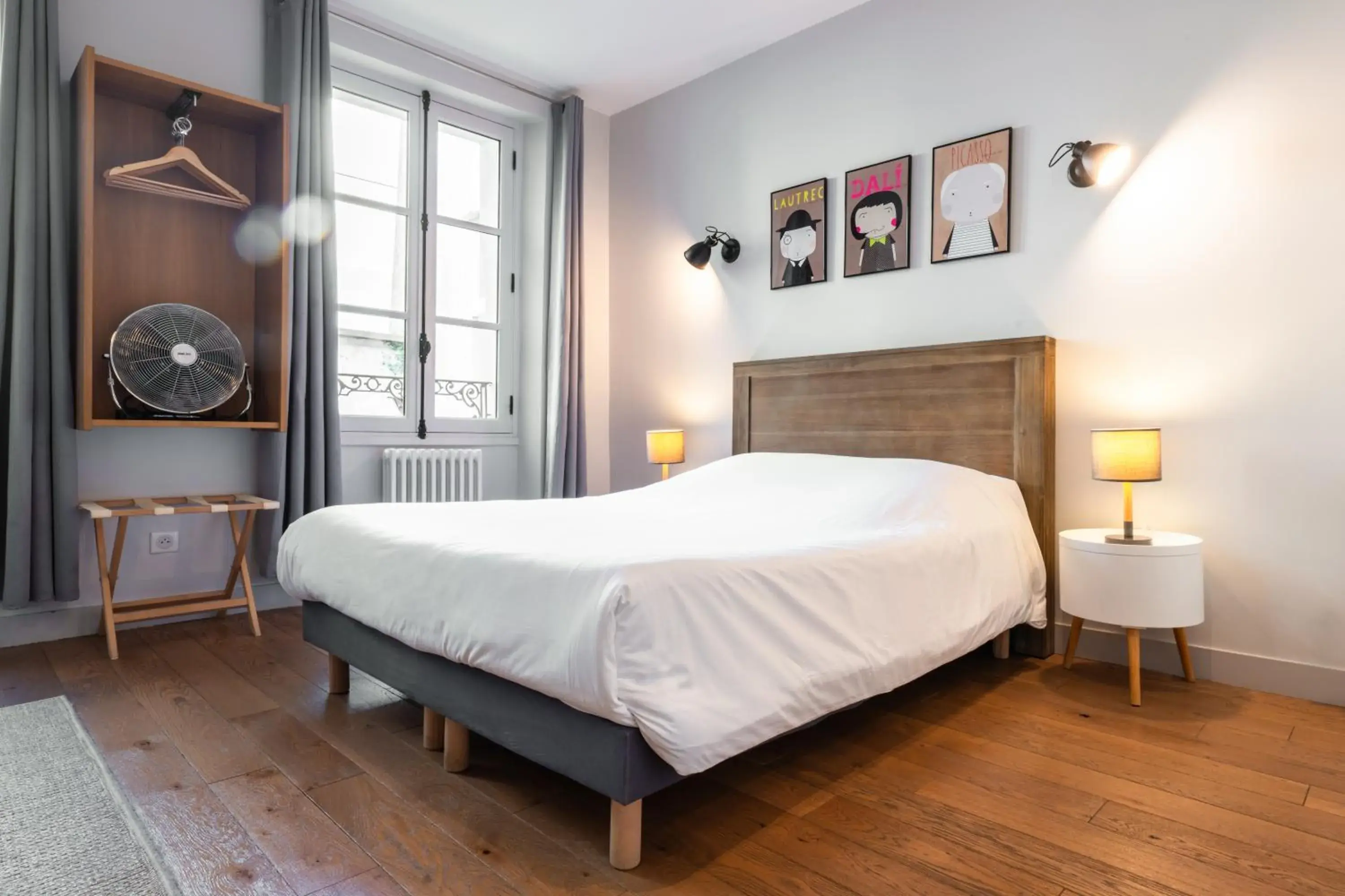 Bed in Apparts de l'Oncle Louis Bed in Apparts de l'Oncle Louis