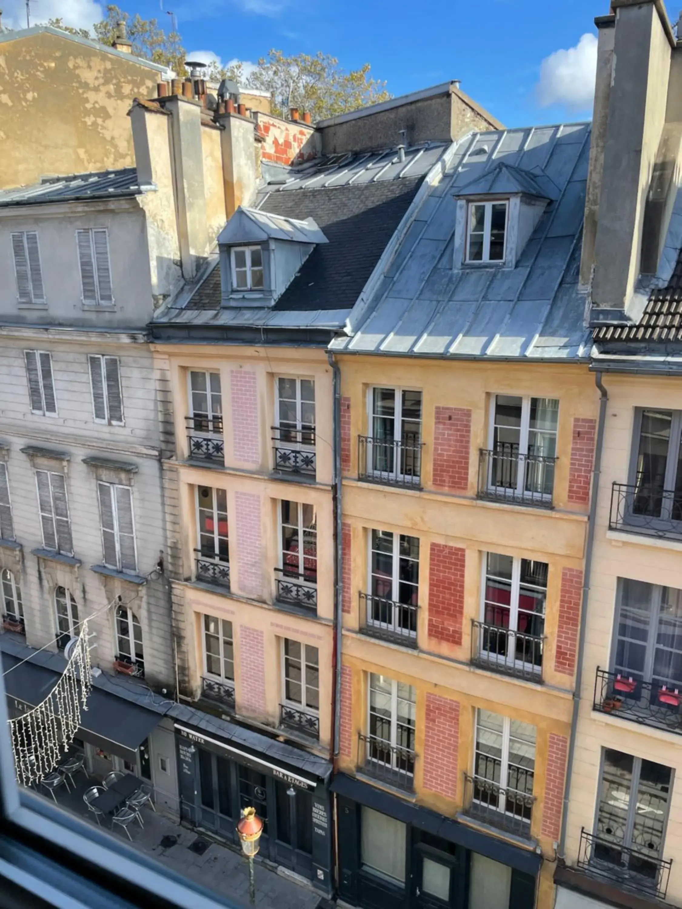 Property building in Apparts de l'Oncle Louis Property building in Apparts de l'Oncle Louis