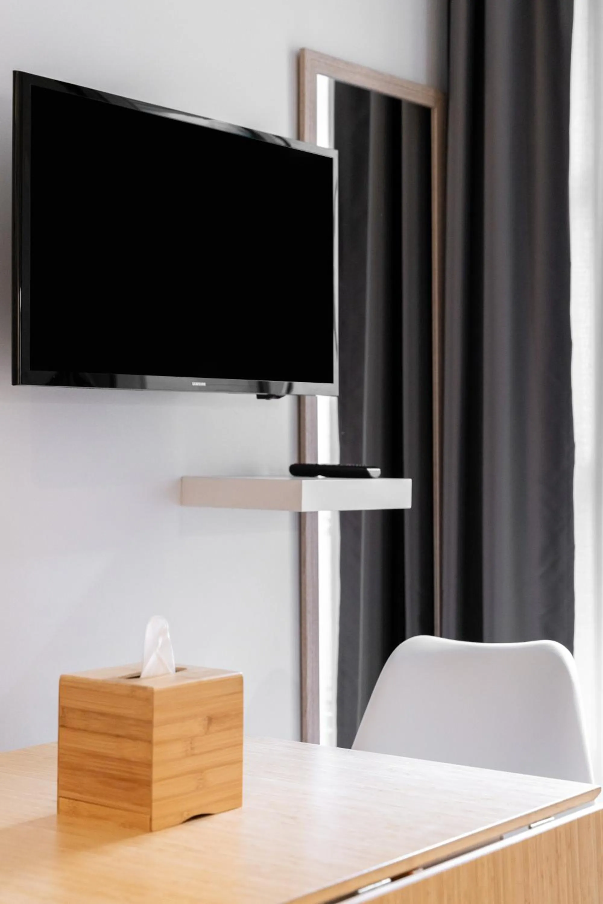 TV and multimedia, Bed in Apparts de l'Oncle Louis