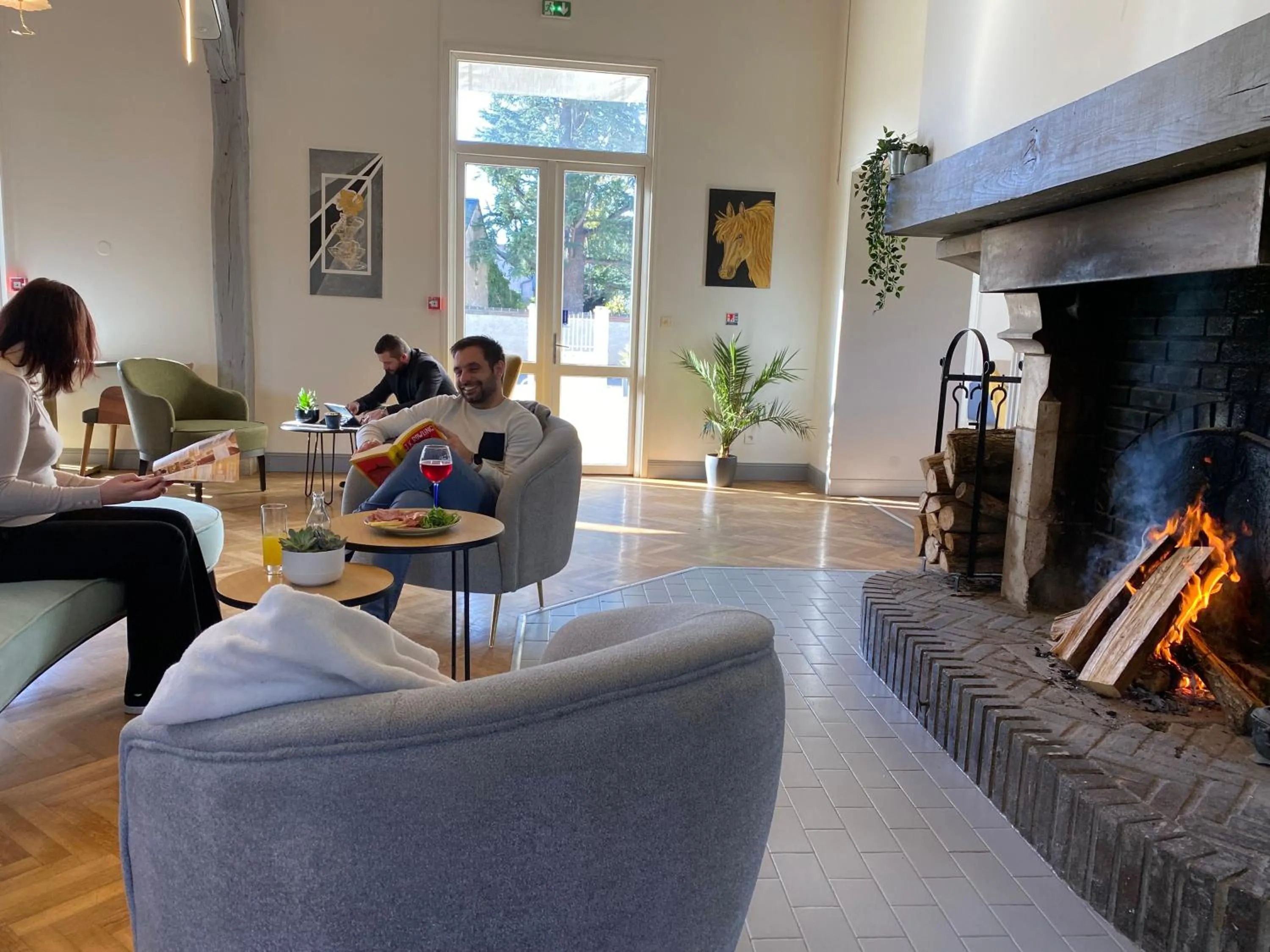 Property building in La Clef des Châteaux