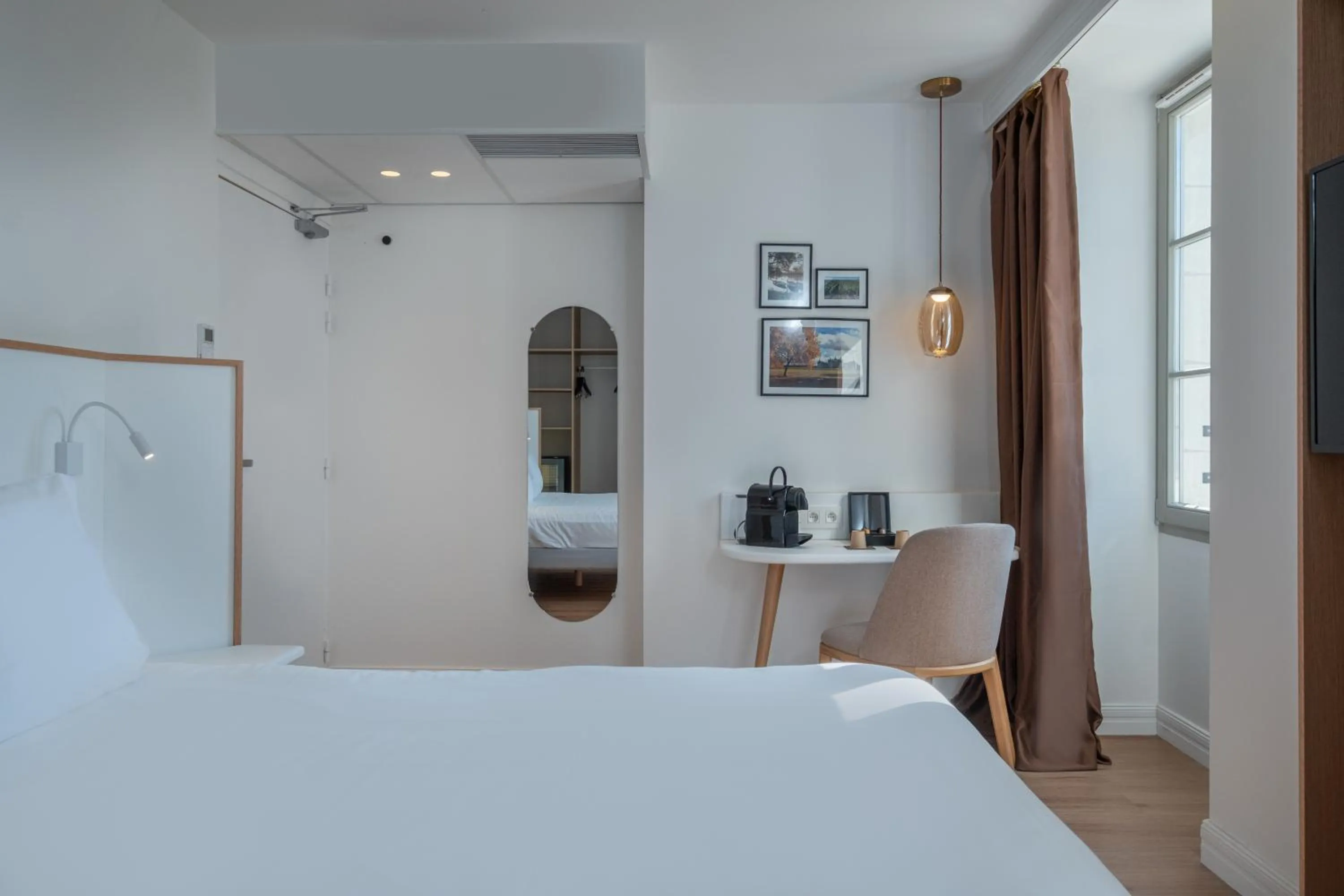 Bedroom, Bed in La Clef des Châteaux