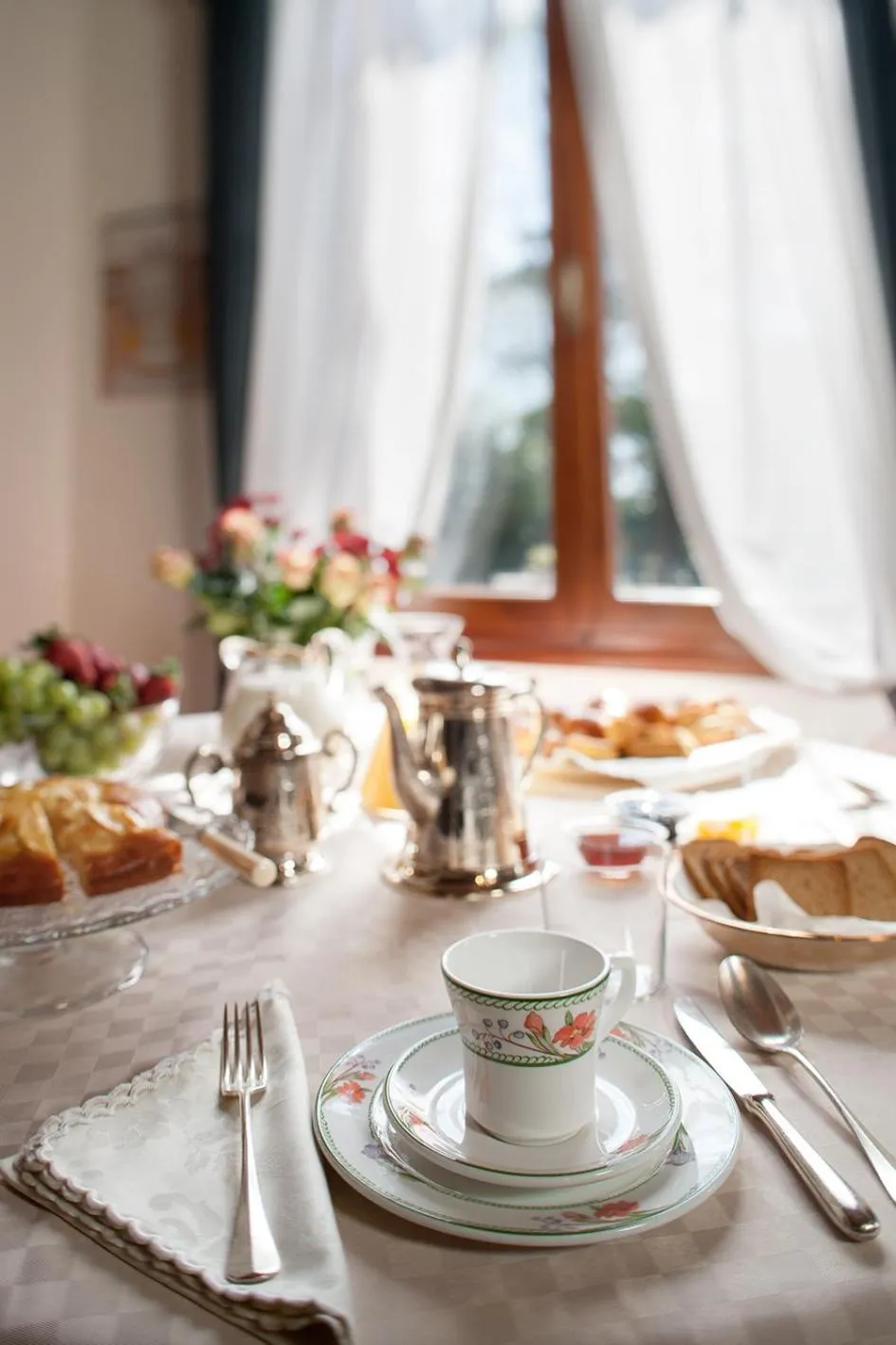 Breakfast in Villa Irene