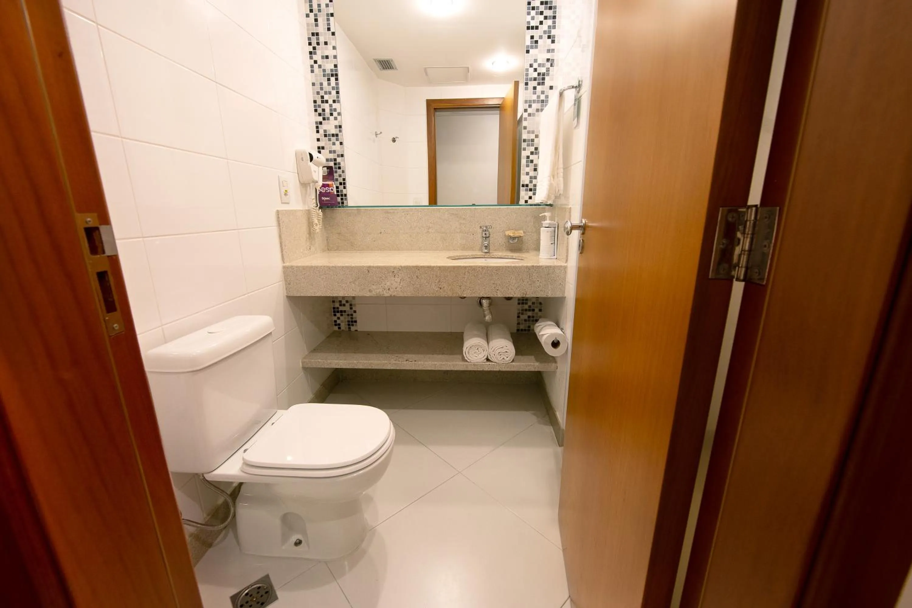 Bathroom in Quality Hotel Vitória