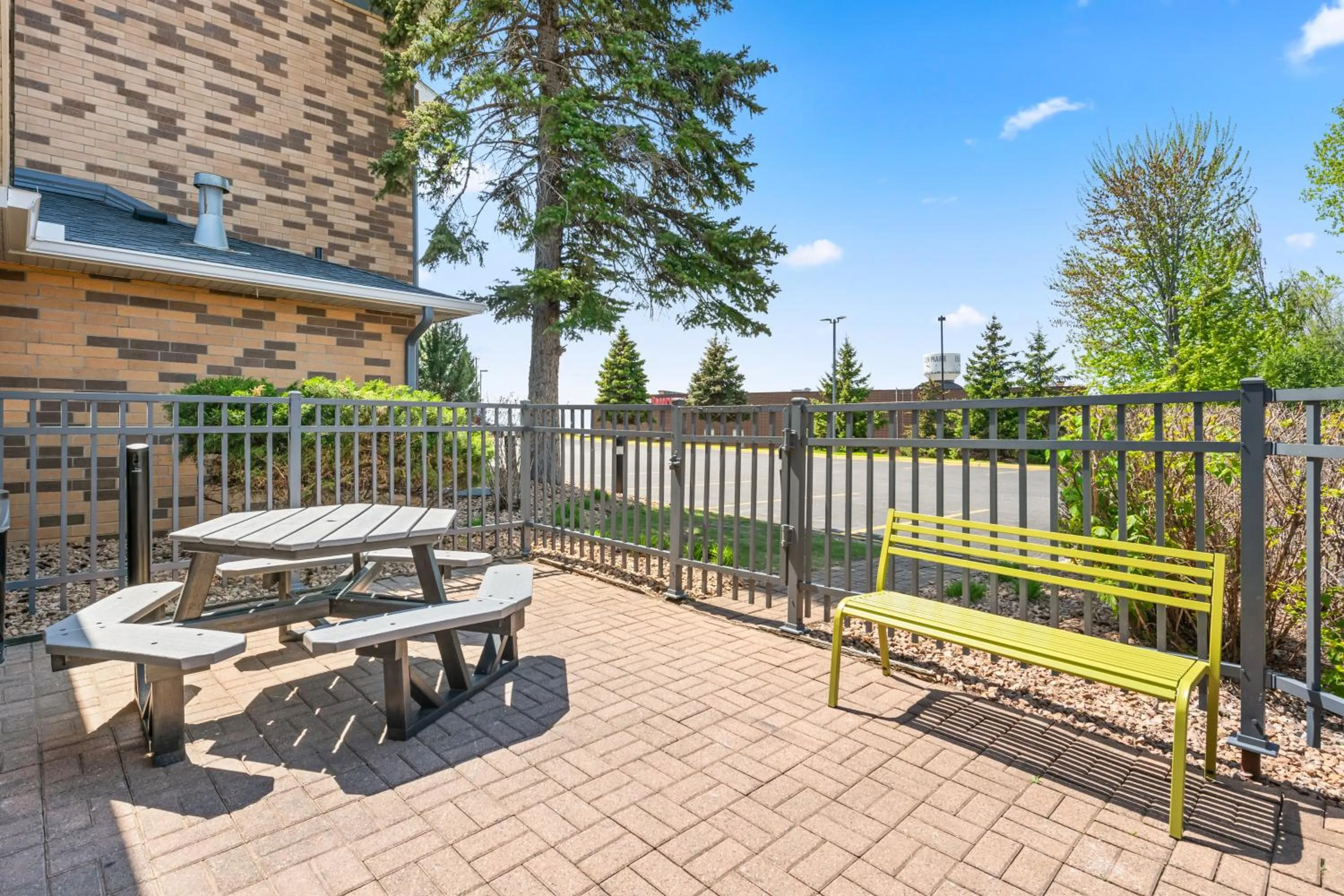 Balcony/Terrace in Spark By Hilton Eden Prairie