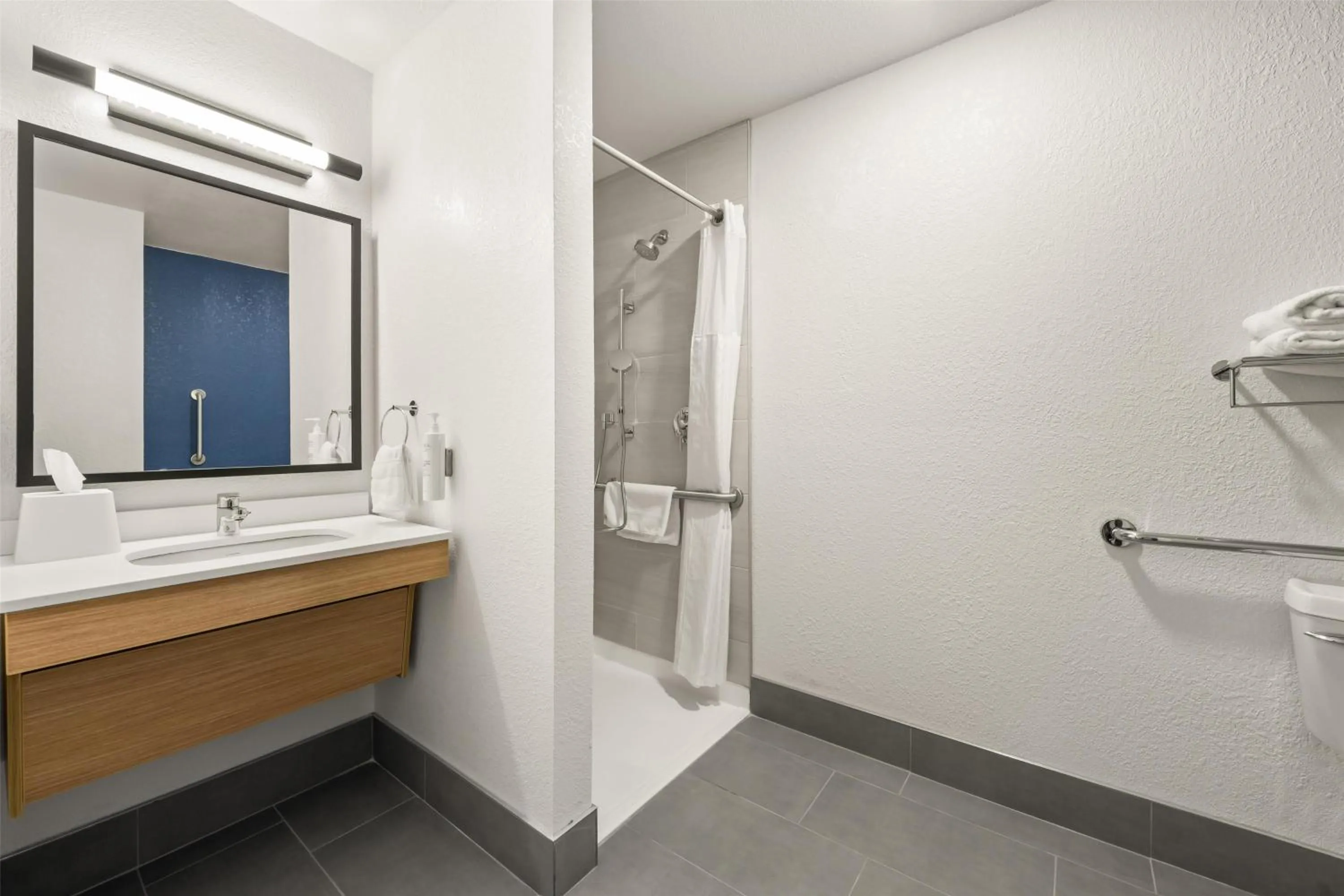 Bathroom in Spark By Hilton Eden Prairie