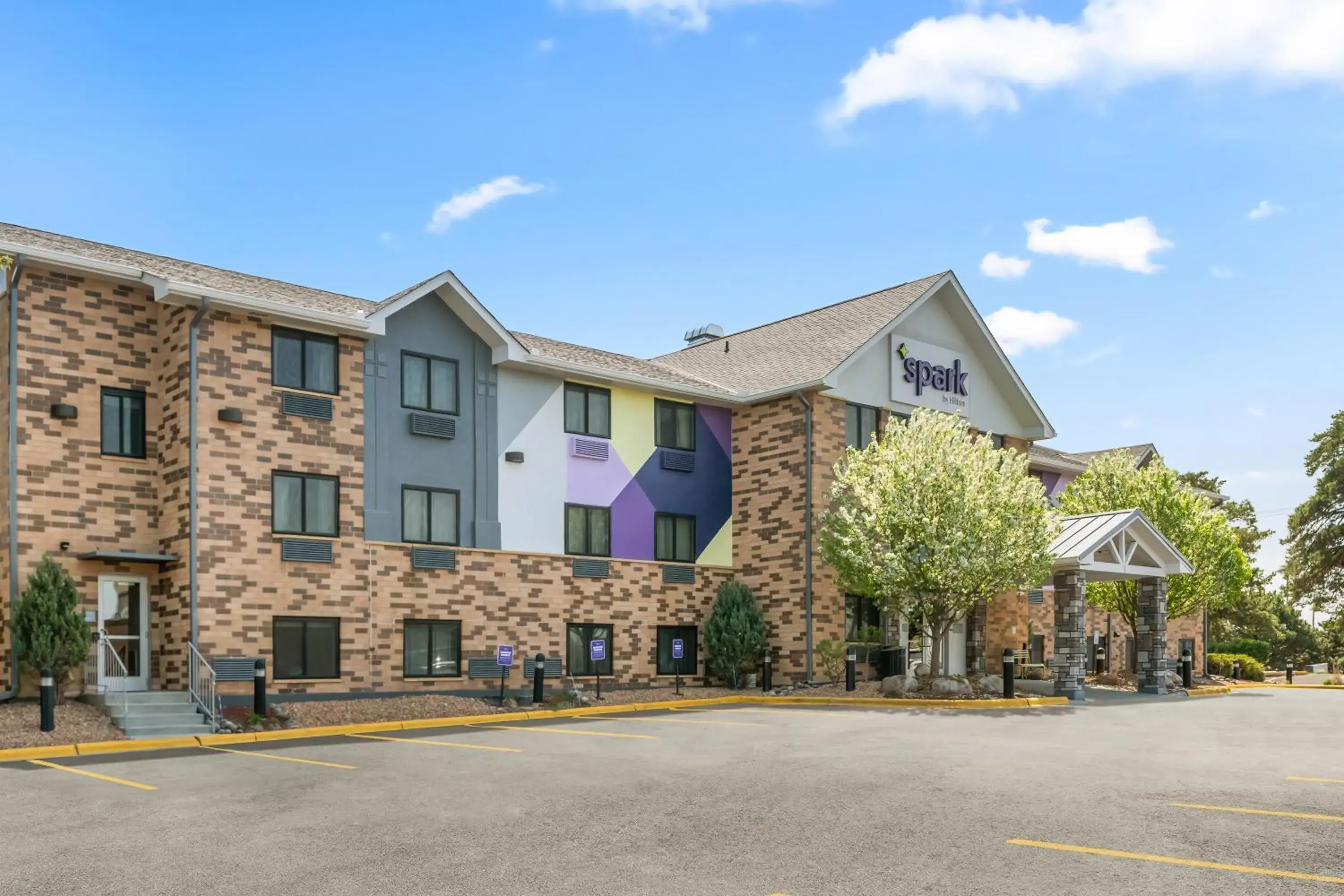 Property building in Spark By Hilton Eden Prairie Property building in Spark By Hilton Eden Prairie