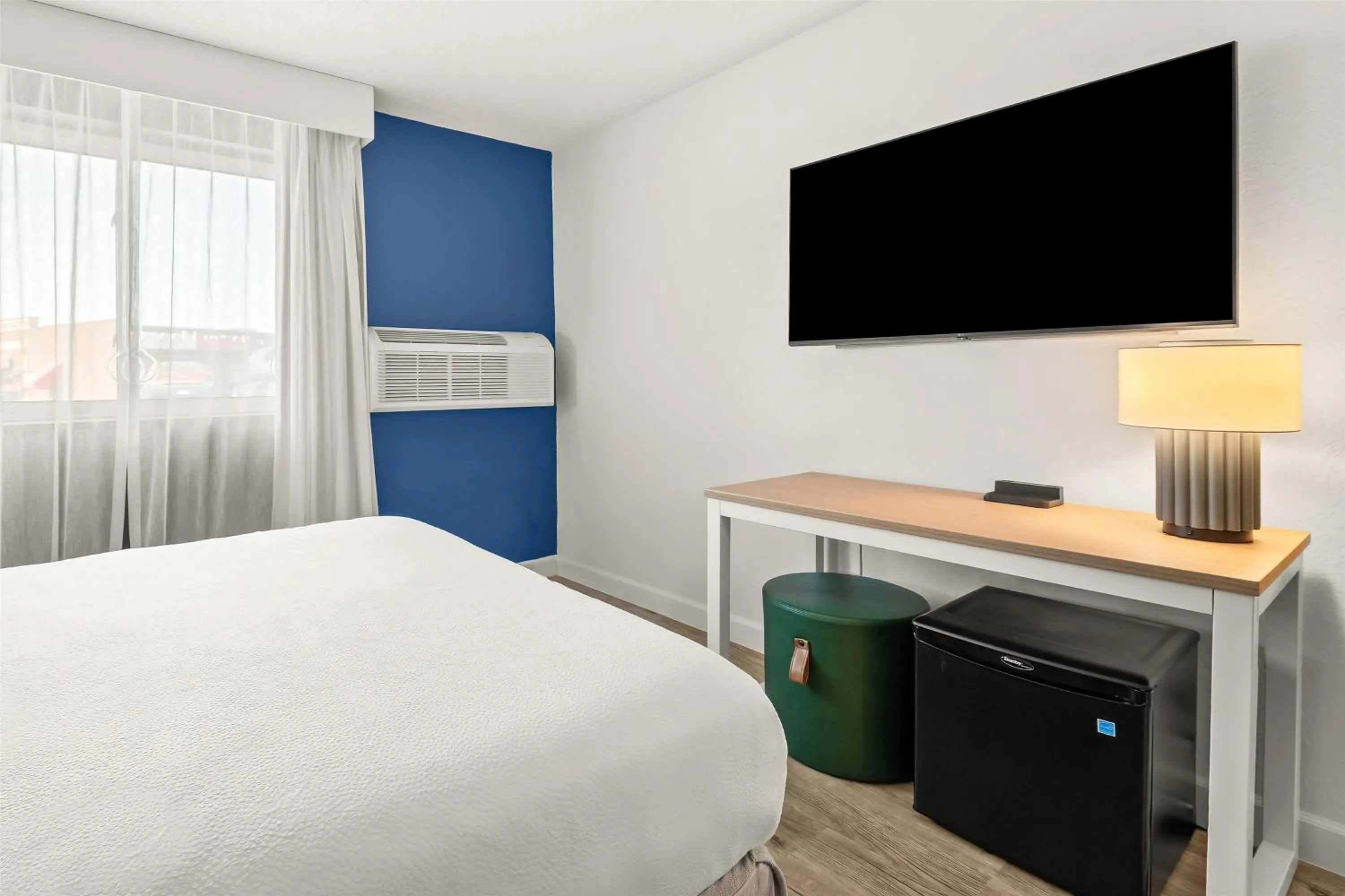 Bed in Spark By Hilton Eden Prairie