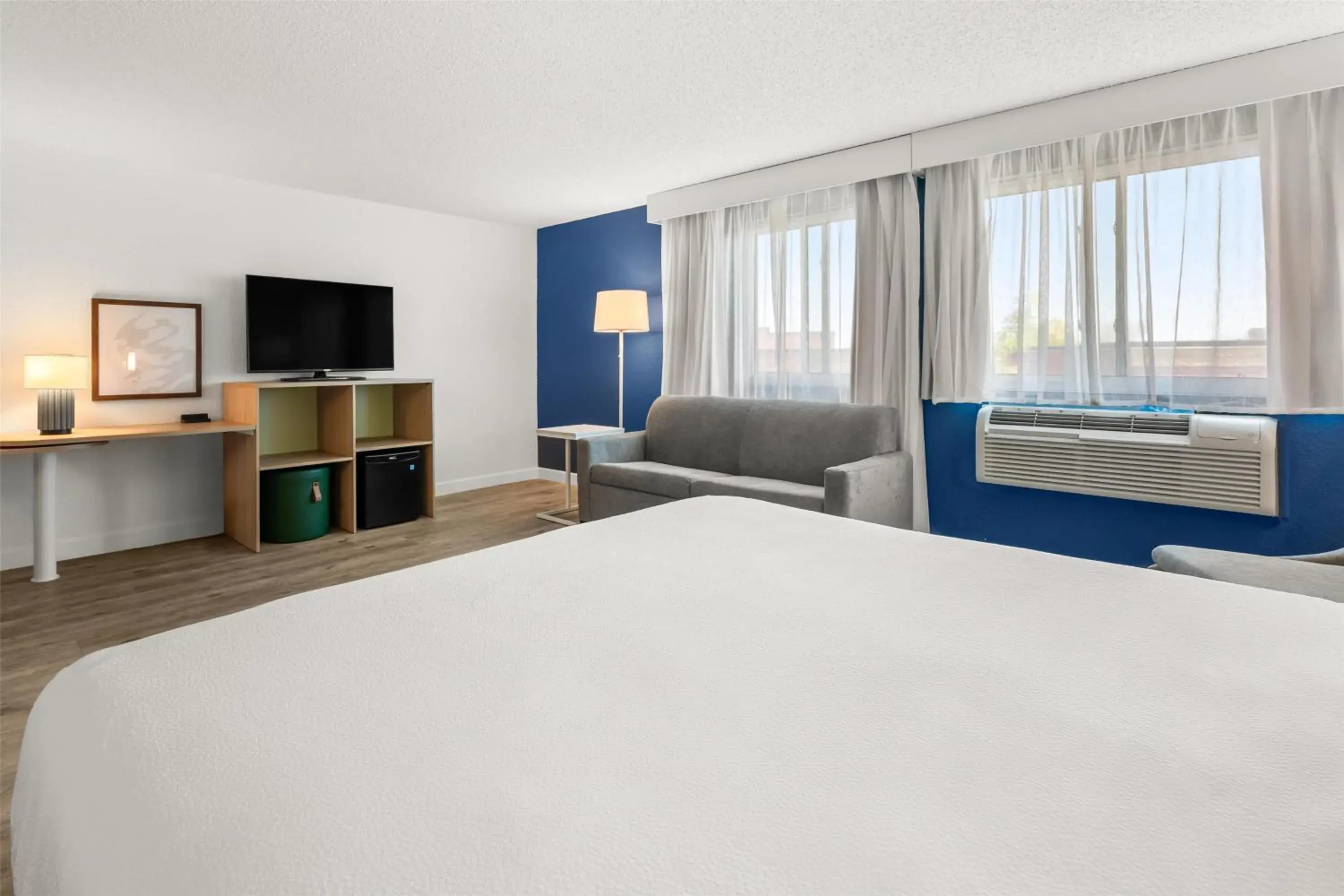 Living room, Bed in Spark By Hilton Eden Prairie Living room, Bed in Spark By Hilton Eden Prairie