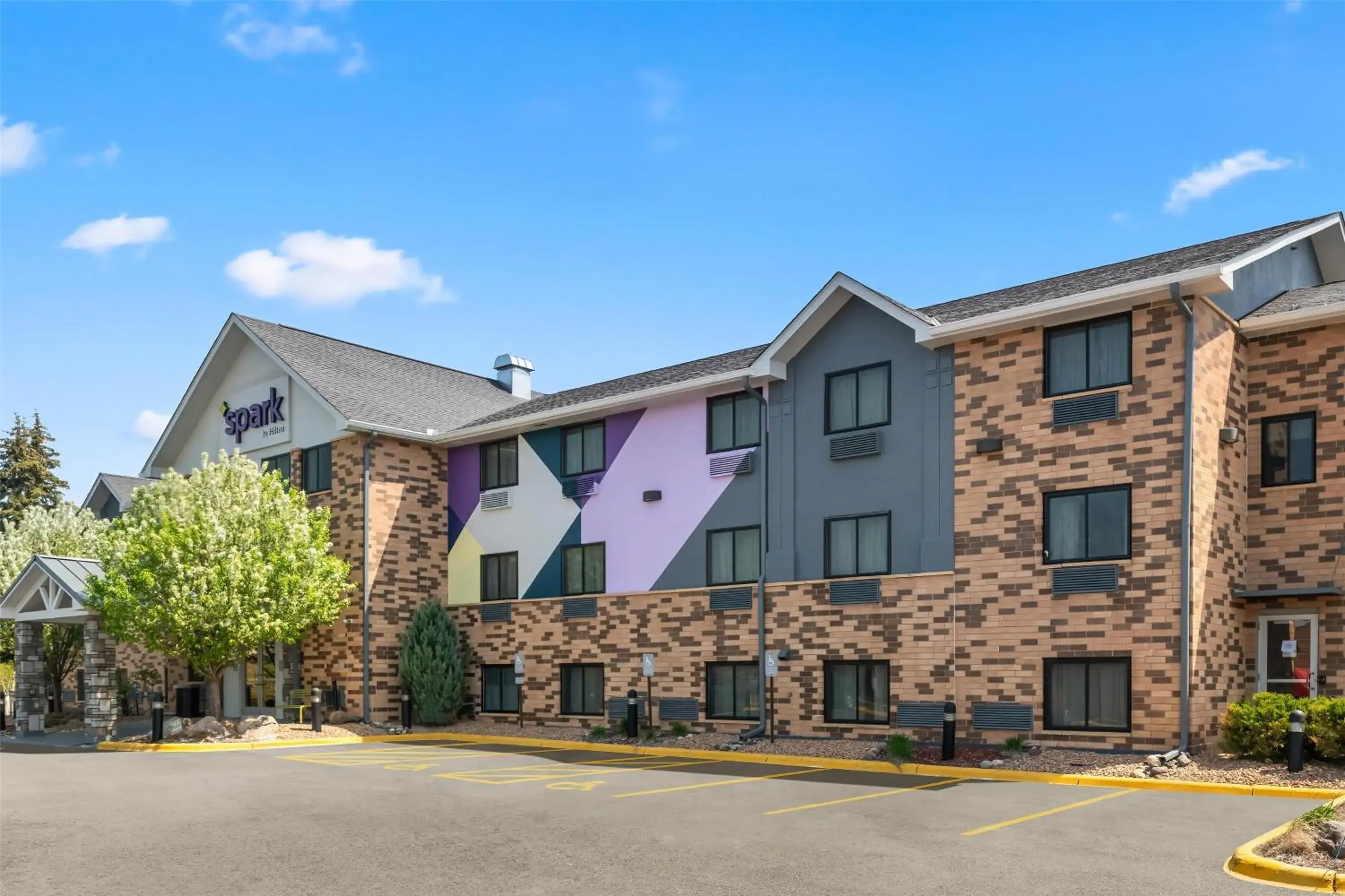 Property building in Spark By Hilton Eden Prairie Property building in Spark By Hilton Eden Prairie