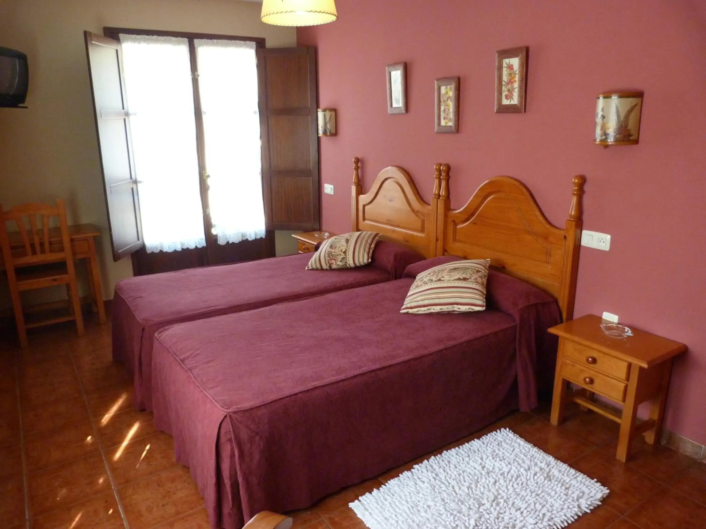 Standard Queen Room in Hotel Mestas Standard Queen Room in Hotel Mestas