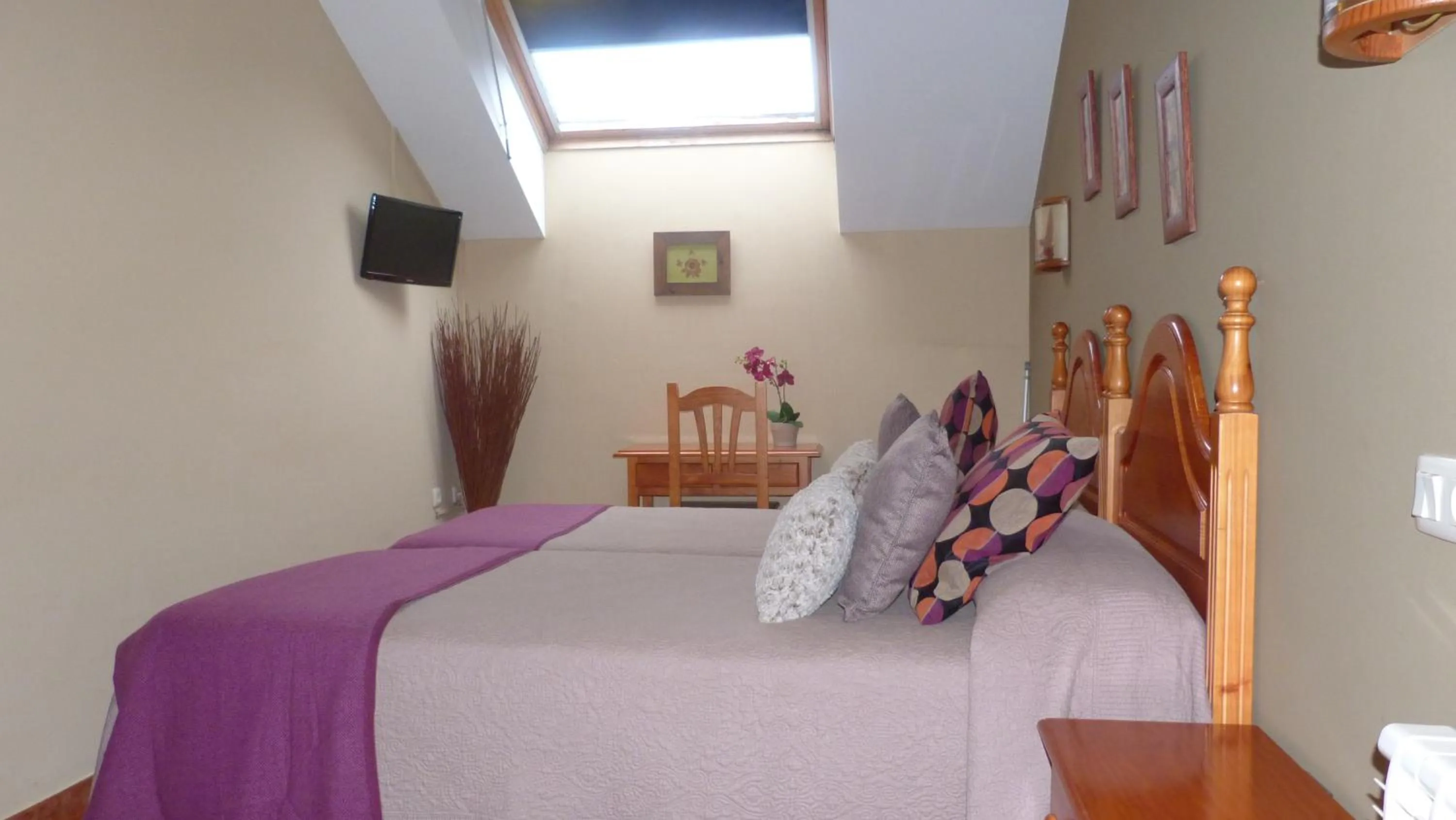 Day, Bed in Hotel Mestas