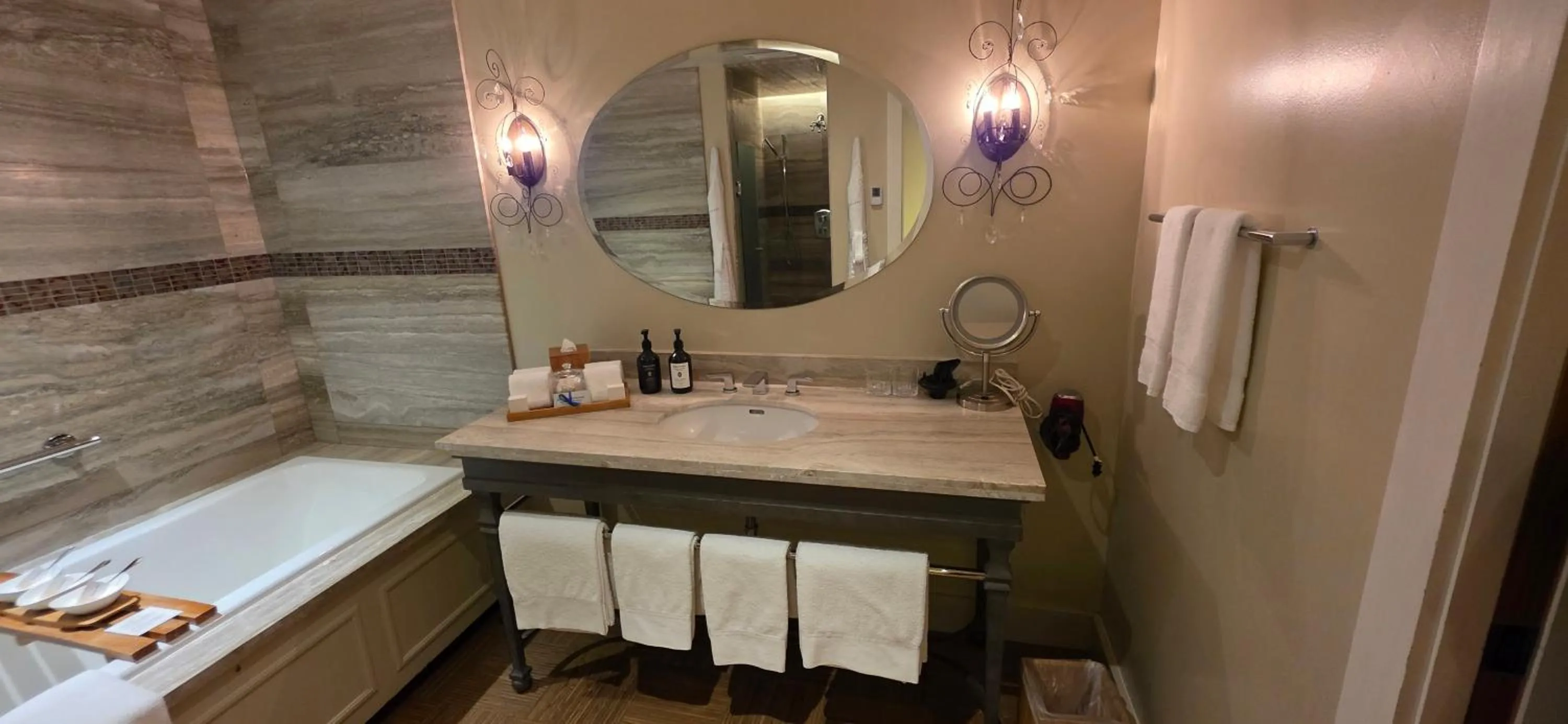 Bathroom in The Ivy at Verity