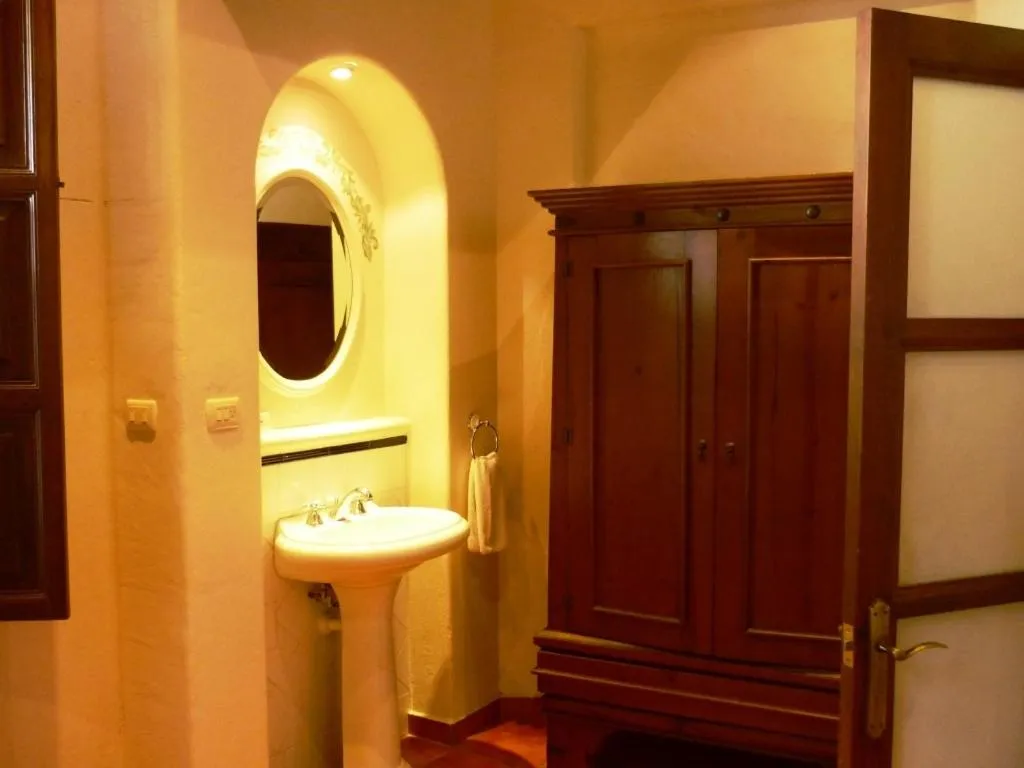 Bathroom in Meson del Alferez Coatepec