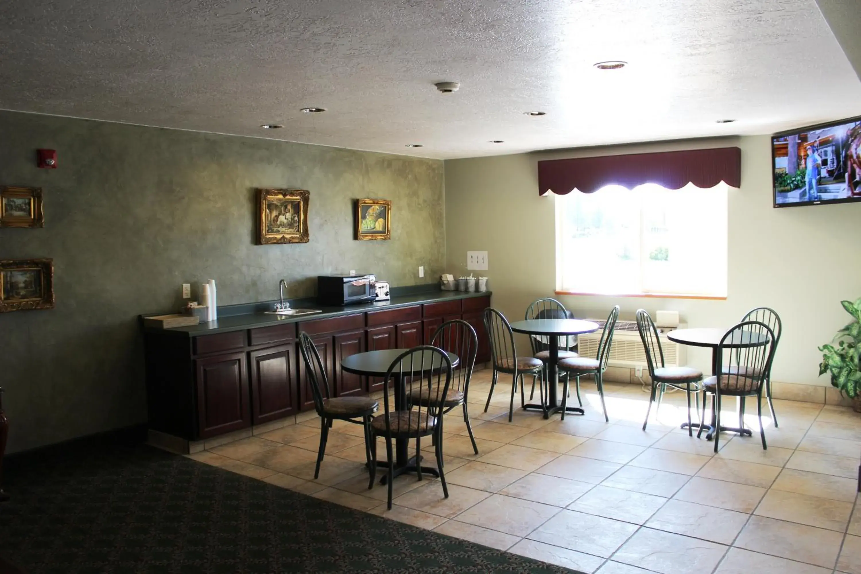 Restaurant/places to eat in Scipio Hotel Restaurant/places to eat in Scipio Hotel