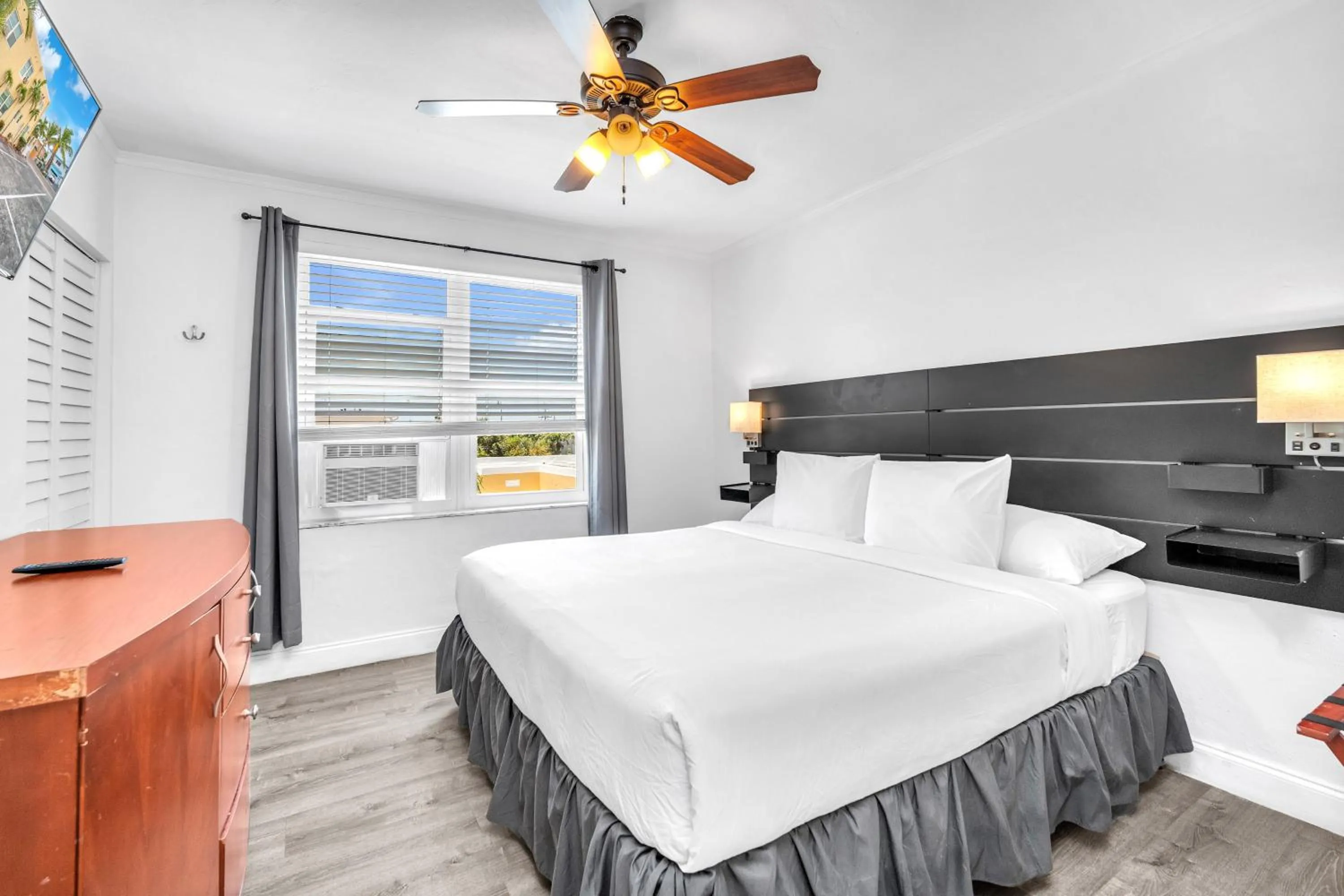 Bed in Laguna Blu Beach