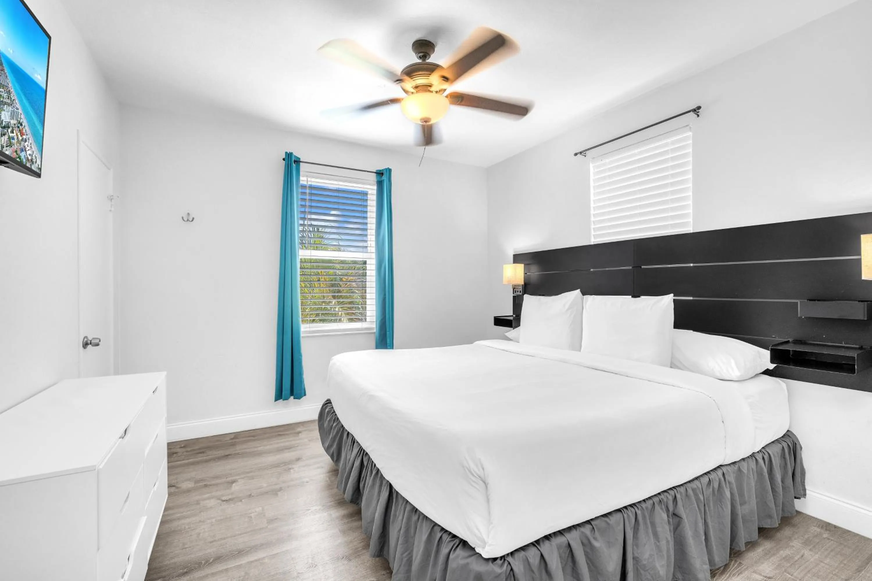 Bed in Laguna Blu Beach