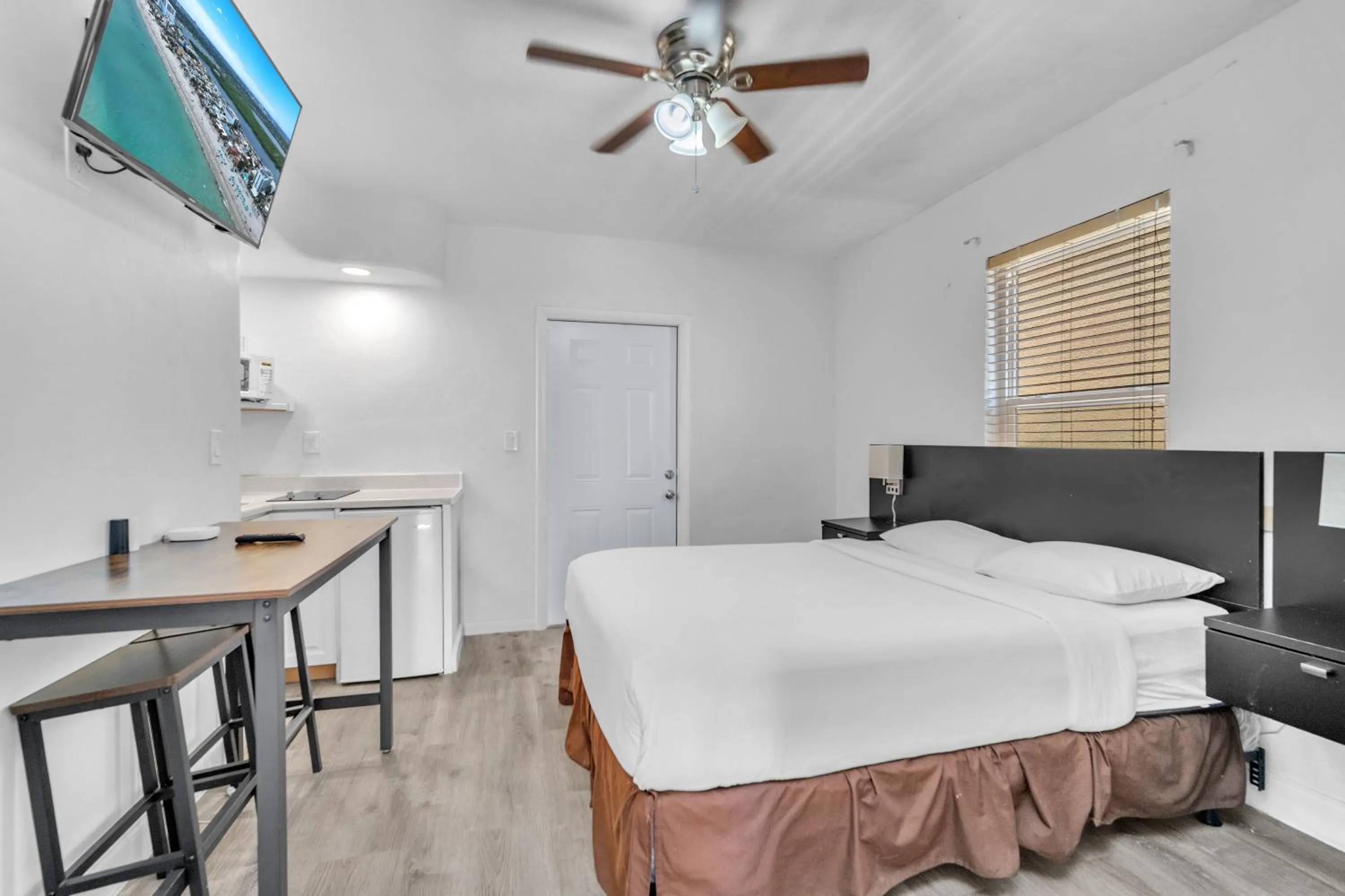 Bed in Laguna Blu Beach