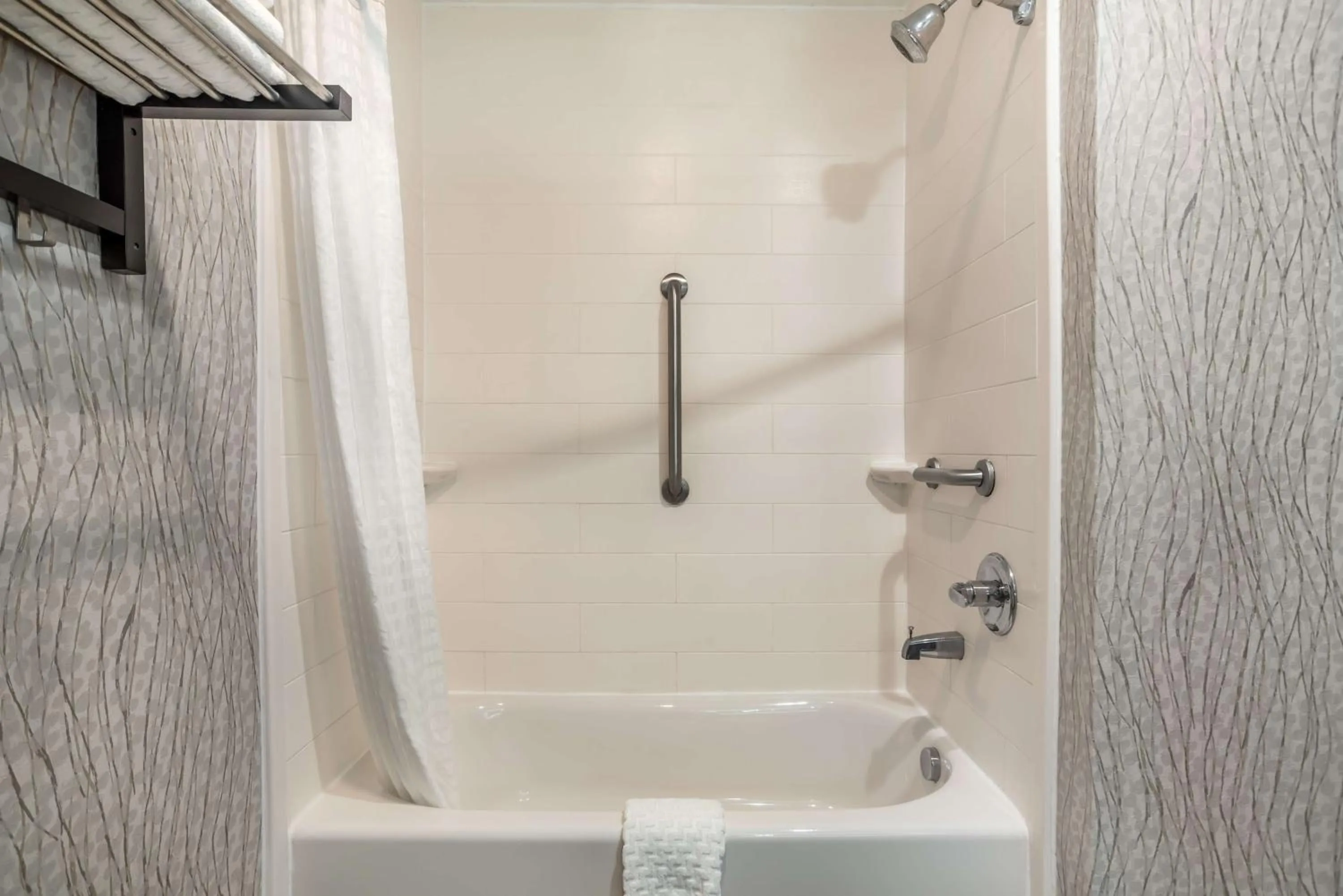 Bathroom in Best Western Plus Jackson Downtown Coliseum