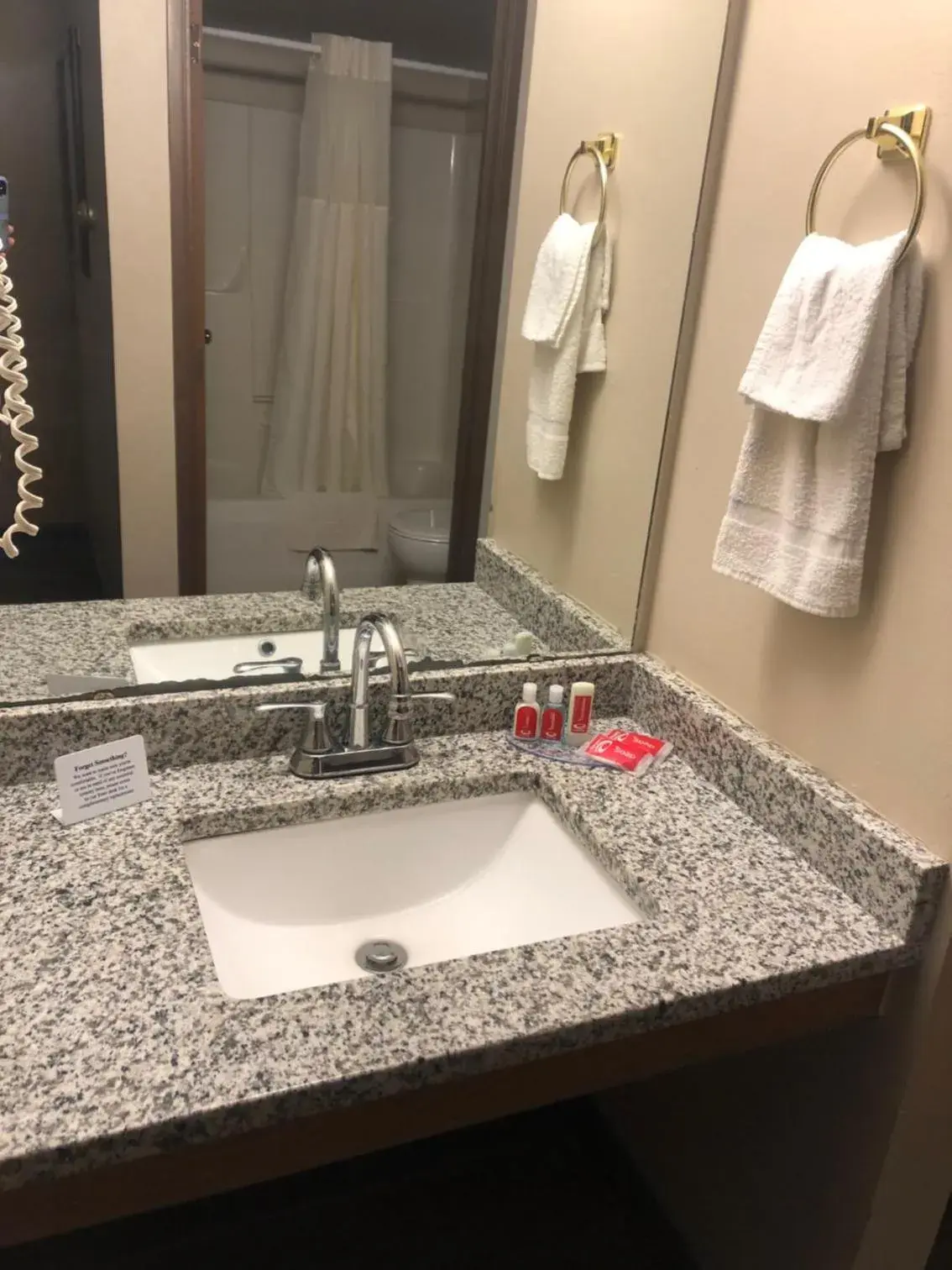 Standard Double Room with Two Double Beds - Non-Smoking in Econo Lodge Lake Mills Standard Double Room with Two Double Beds - Non-Smoking in Econo Lodge Lake Mills