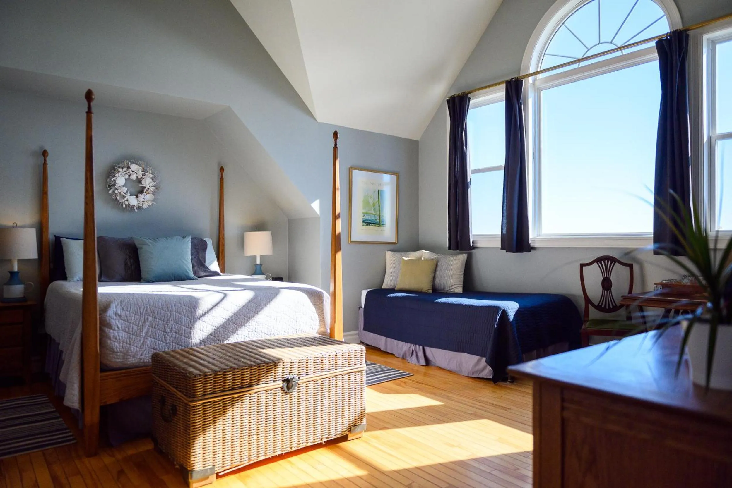 Bed in Ye Olde Argyler Lodge