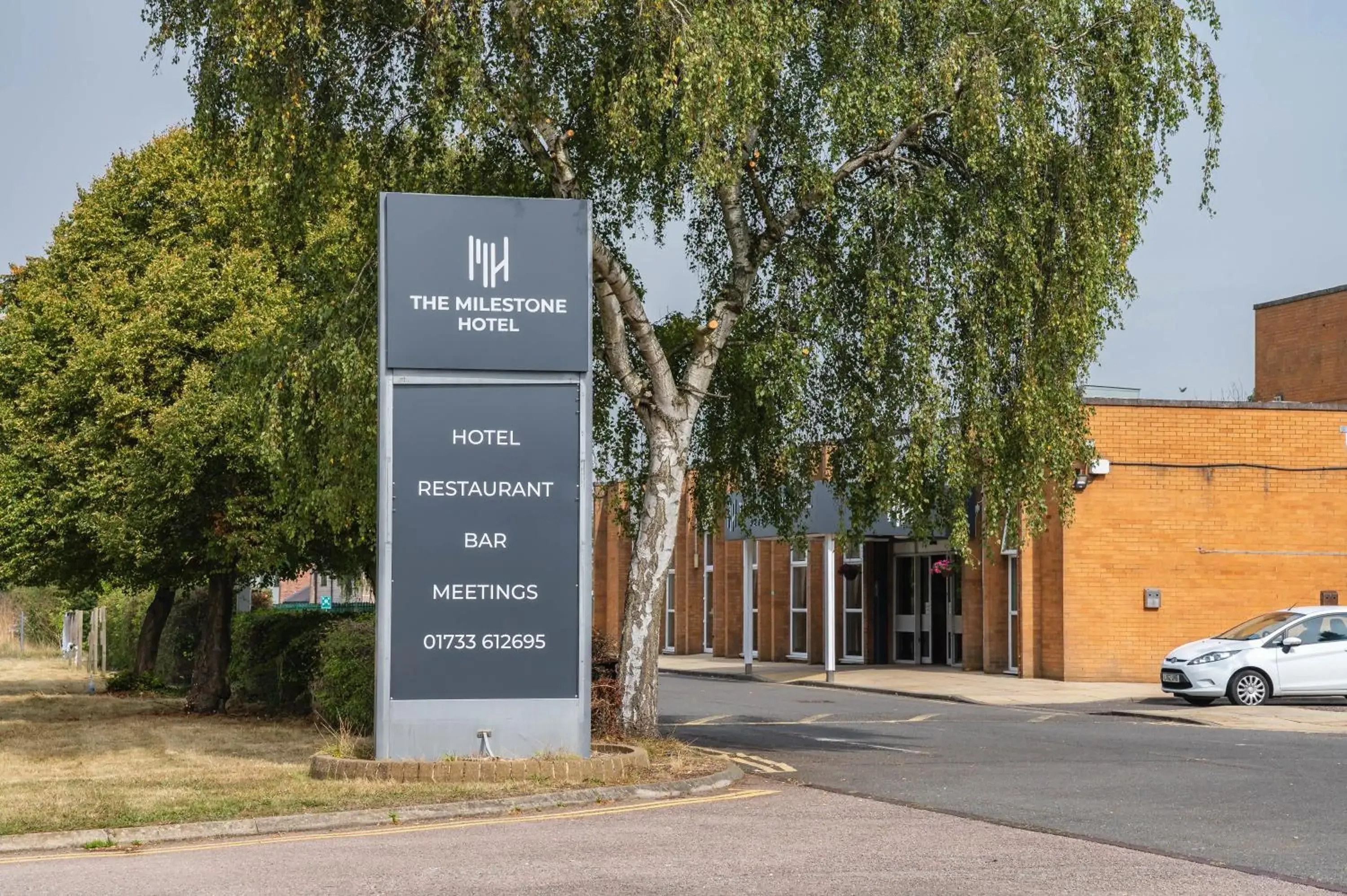 Property building in Milestone Peterborough Hotel A1M, Sure Hotel Collection by Best Western Property building in Milestone Peterborough Hotel A1M, Sure Hotel Collection by Best Western