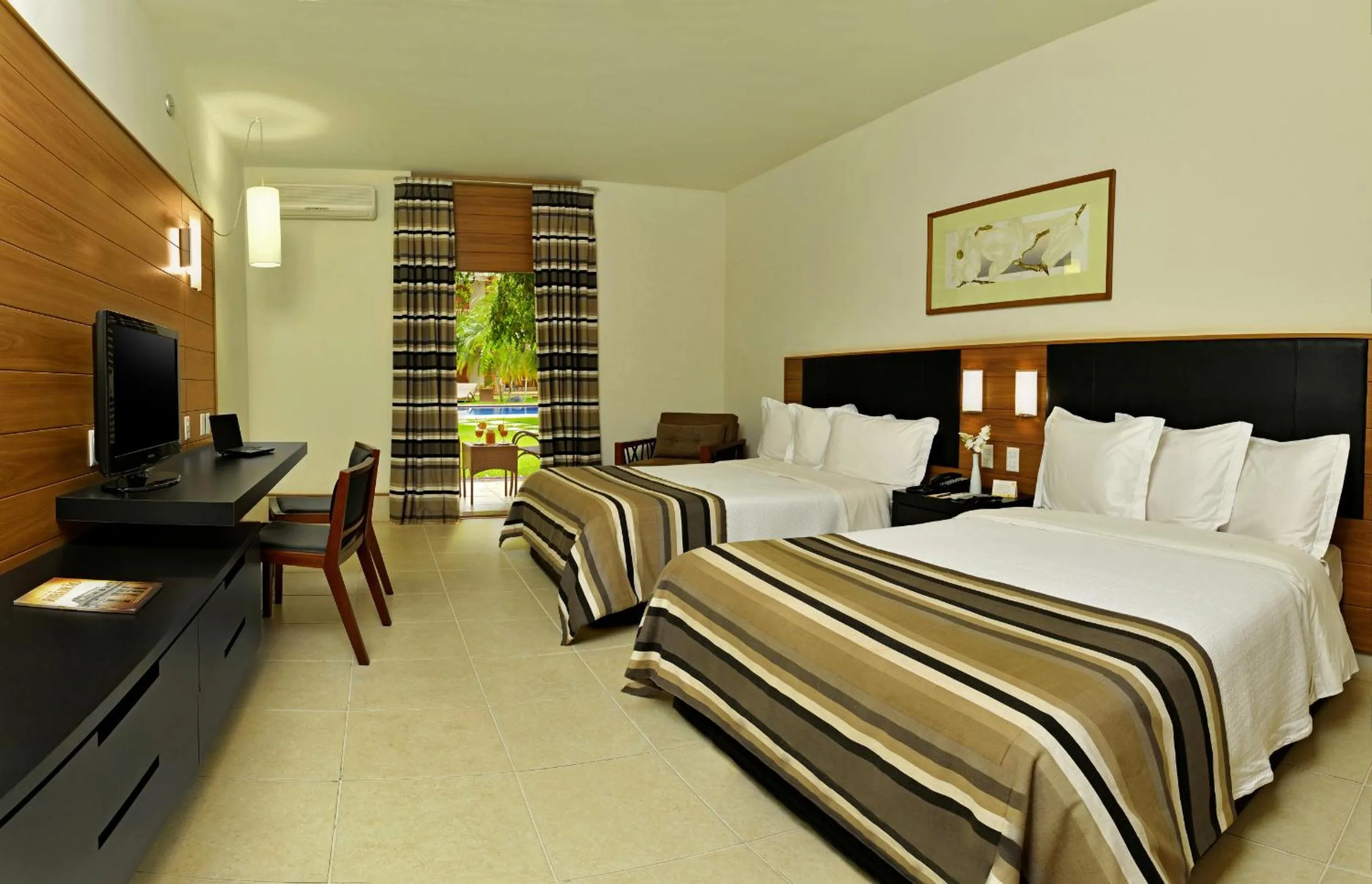 Photo of the whole room, Bed in Hotel JP Ribeirão Preto Resort & Convenções by Nacional Inn