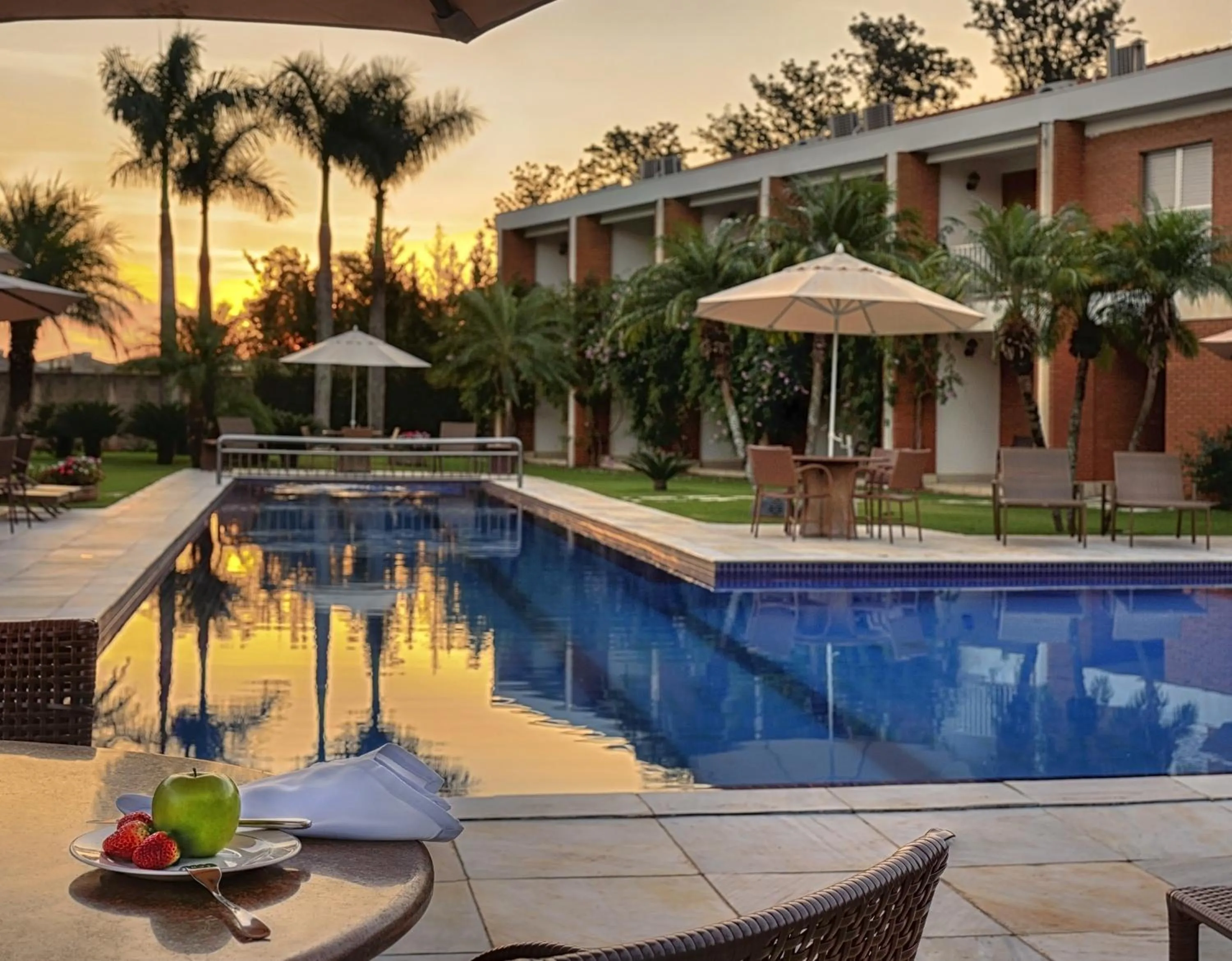 Swimming pool in Hotel JP Ribeirão Preto Resort & Convenções by Nacional Inn
