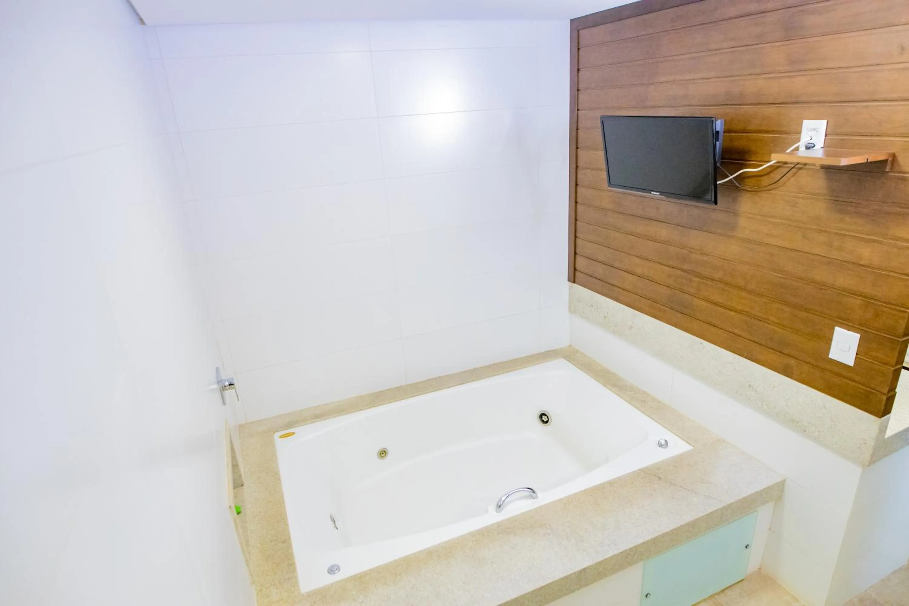 Bath in Hotel JP Ribeirão Preto Resort & Convenções by Nacional Inn