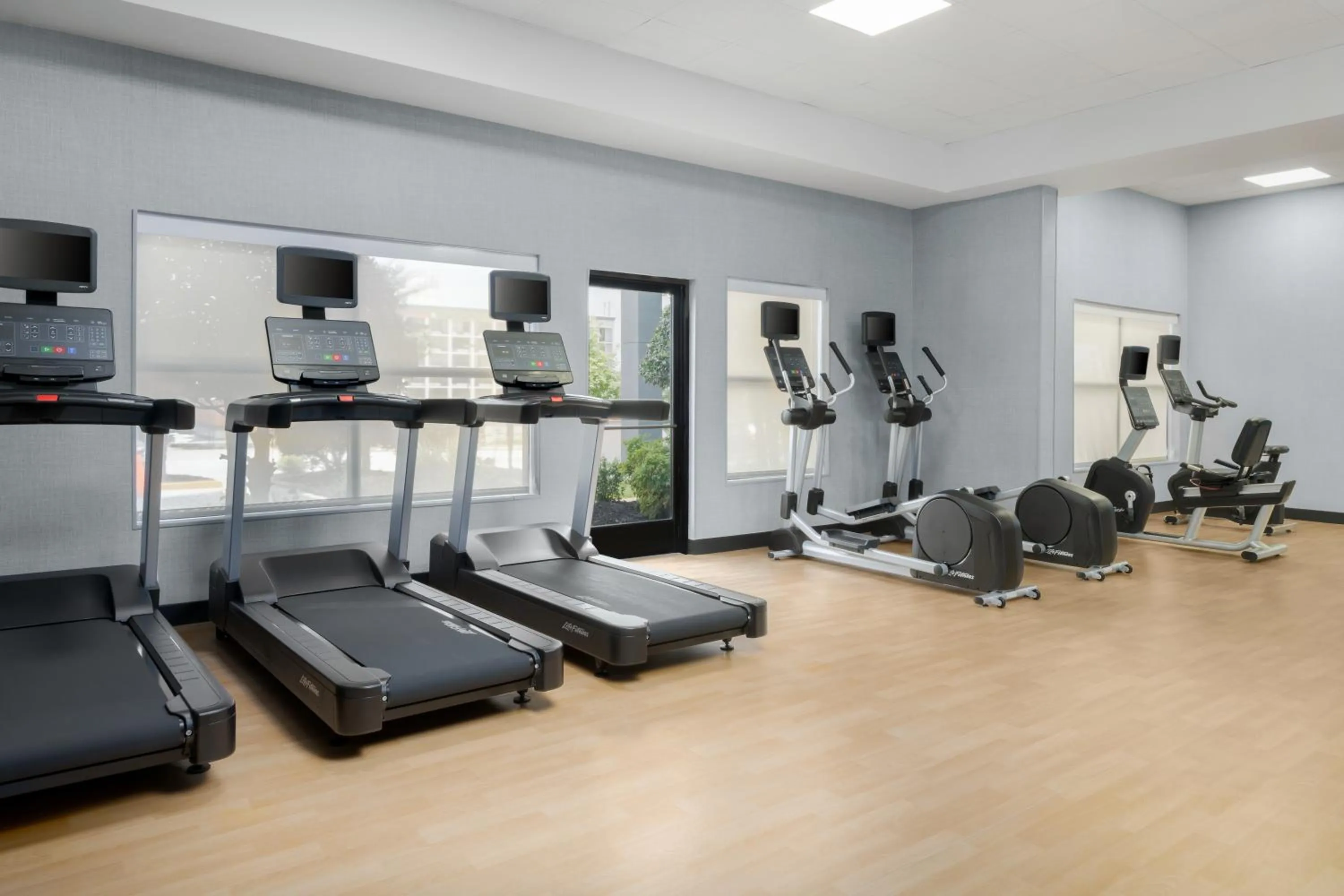 Fitness centre/facilities in Four Points by Sheraton College Park Atlanta Airport