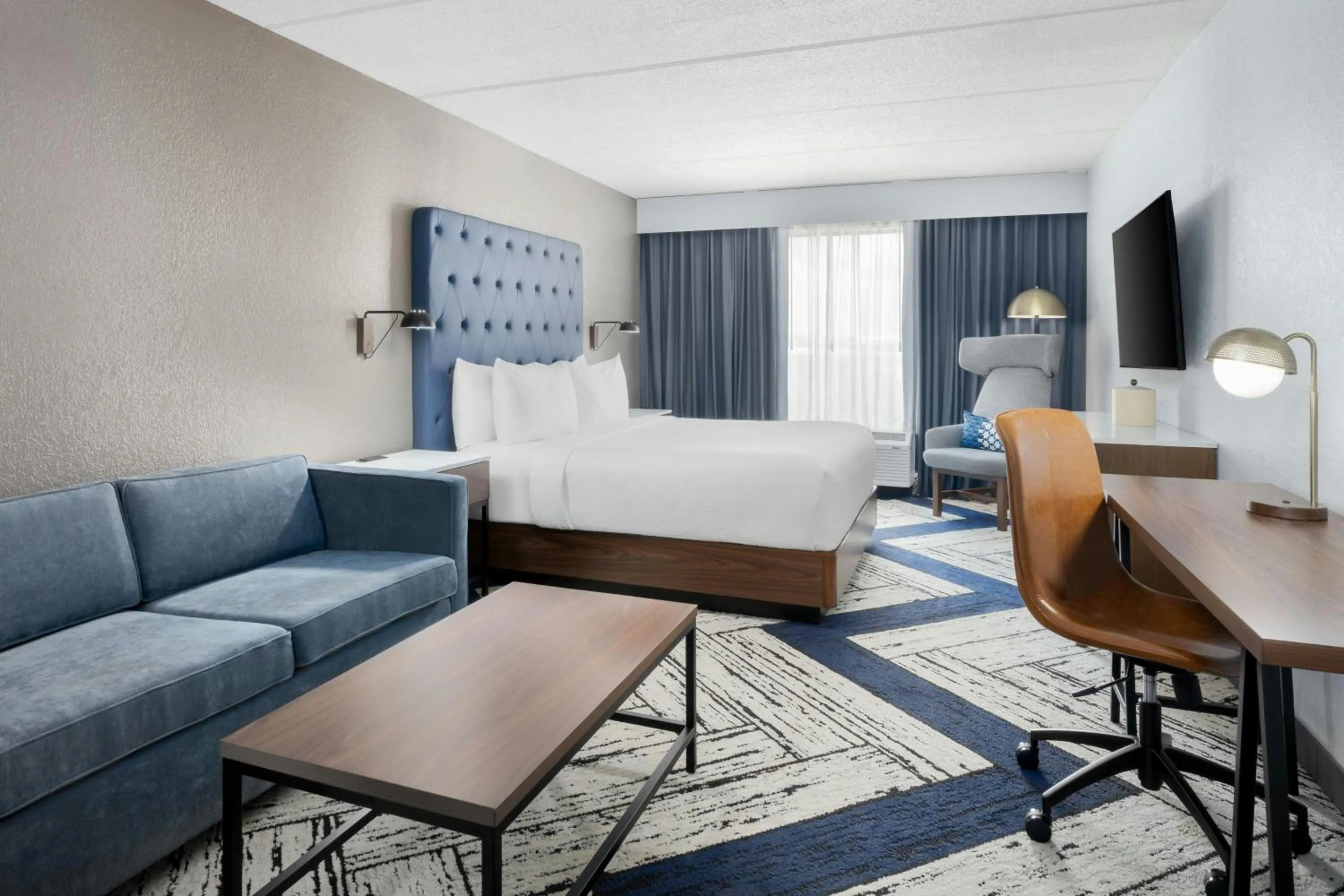 Bedroom in Four Points by Sheraton College Park Atlanta Airport