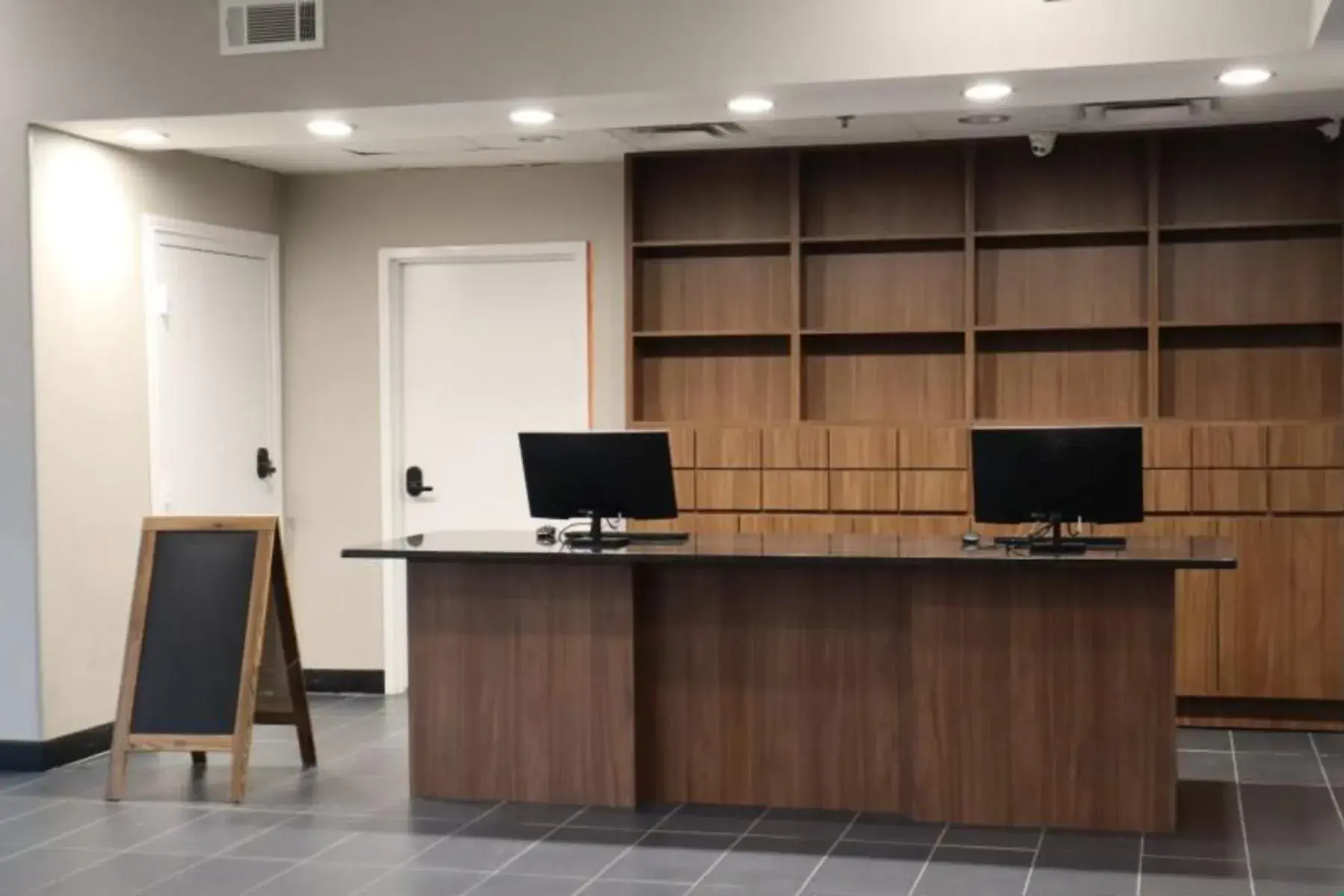 Lobby or reception in Sky Point Hotel & Suites - Atlanta Airport Lobby or reception in Sky Point Hotel & Suites - Atlanta Airport