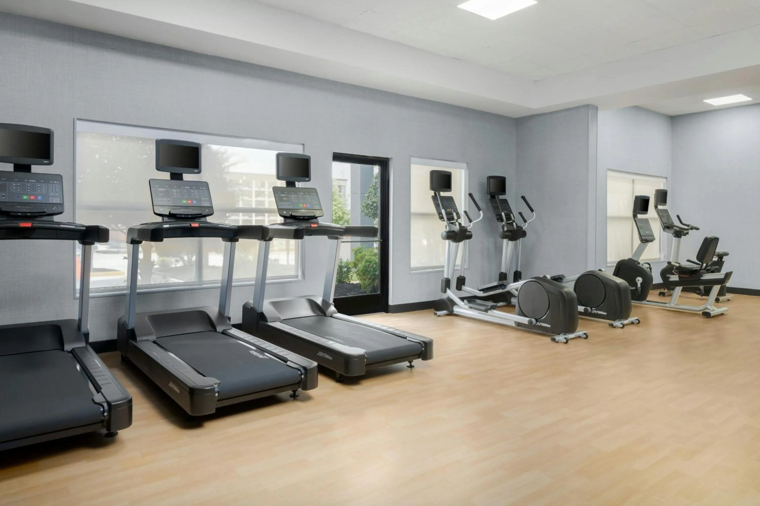 Fitness centre/facilities in Four Points by Sheraton College Park Atlanta Airport