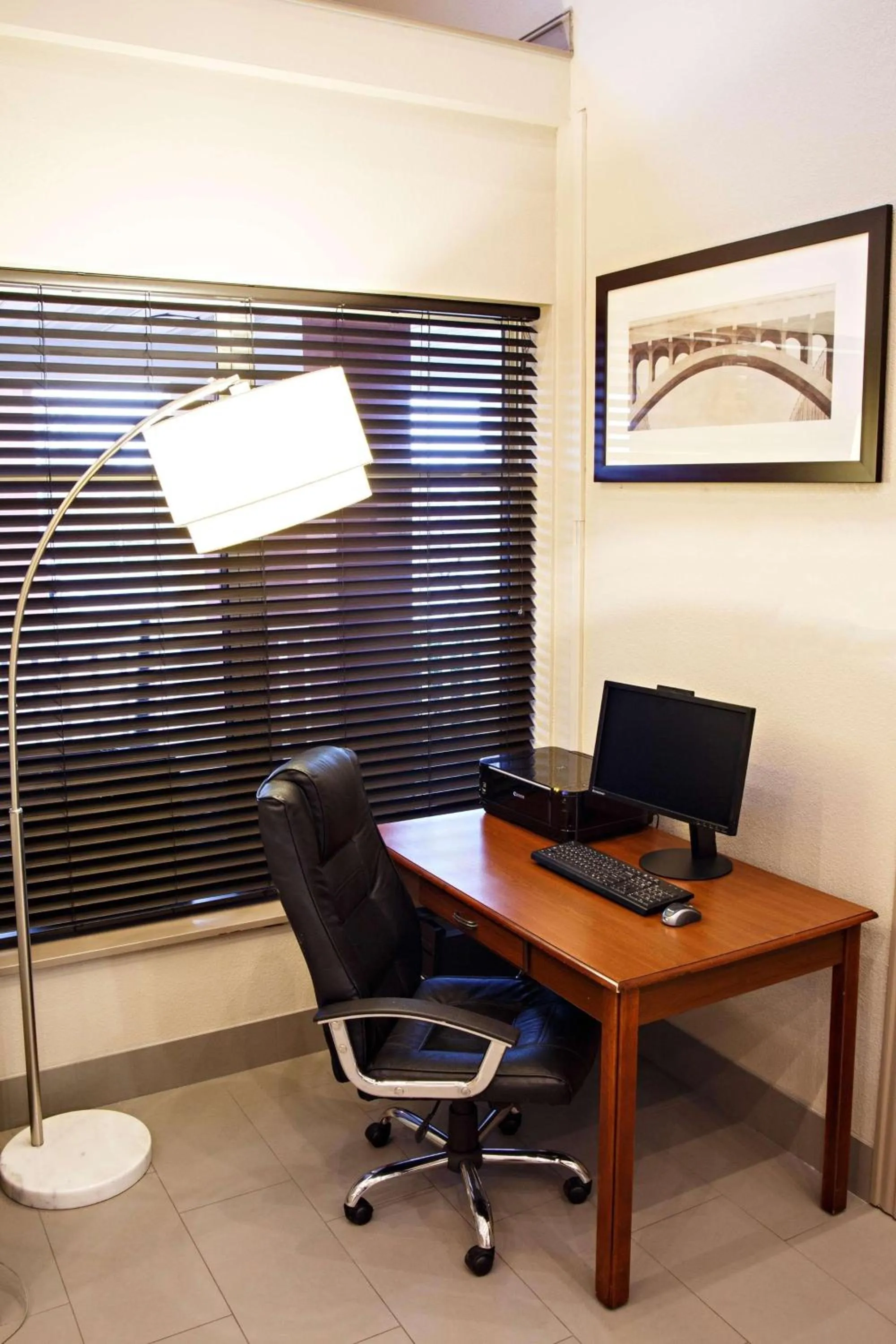 Business facilities in Country Inn & Suites by Radisson, Harrisburg West Mechanicsburg