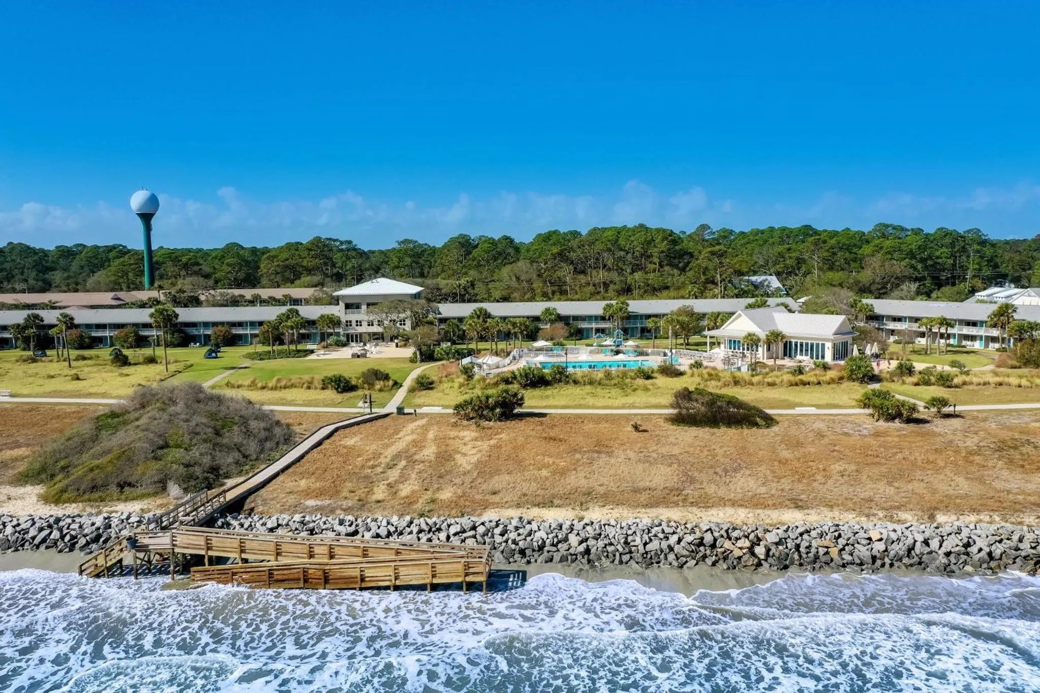 Property building in Holiday Inn Resort Jekyll Island by IHG