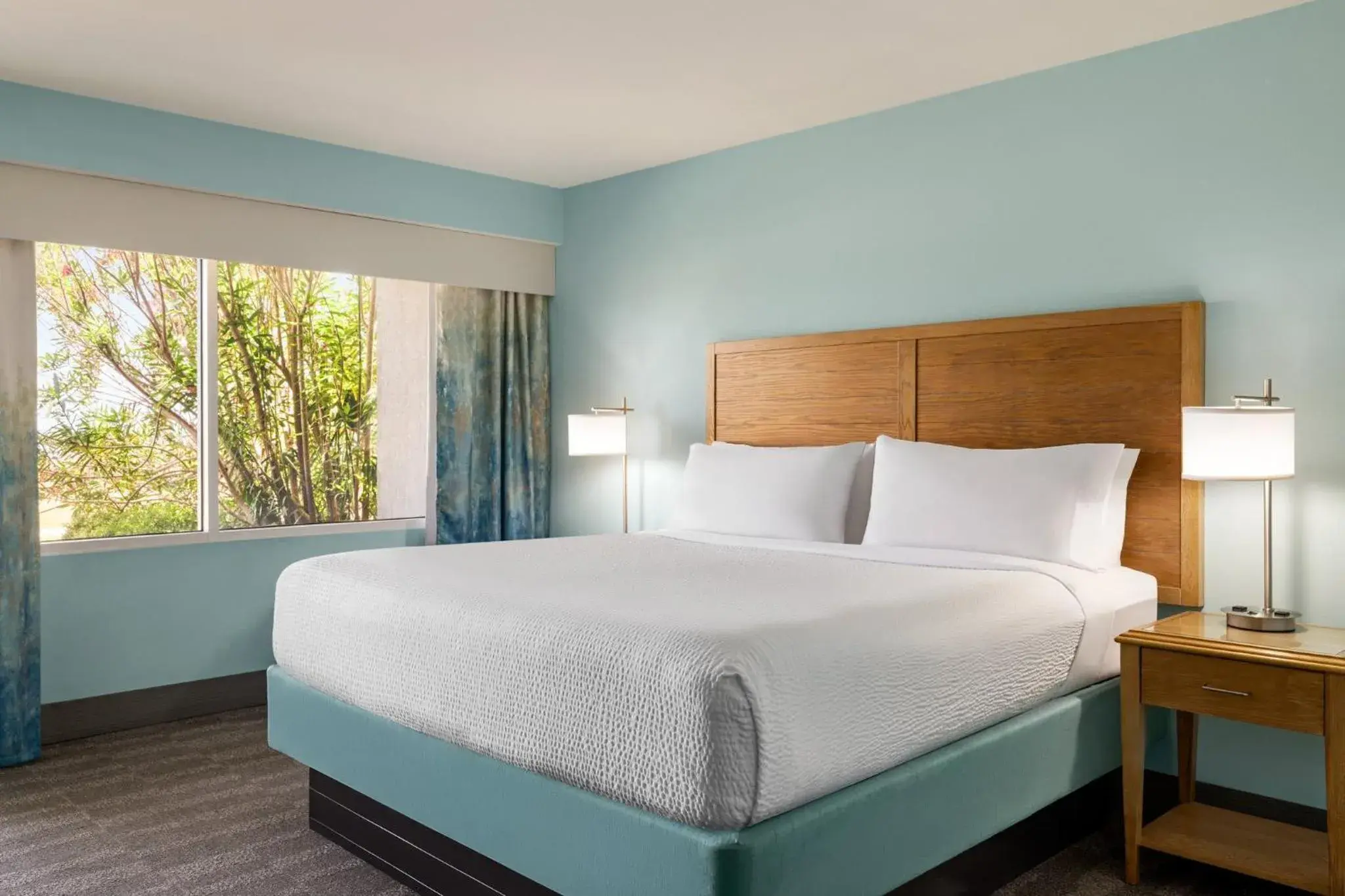 Leisure King Room in Holiday Inn Resort Jekyll Island by IHG Leisure King Room in Holiday Inn Resort Jekyll Island by IHG