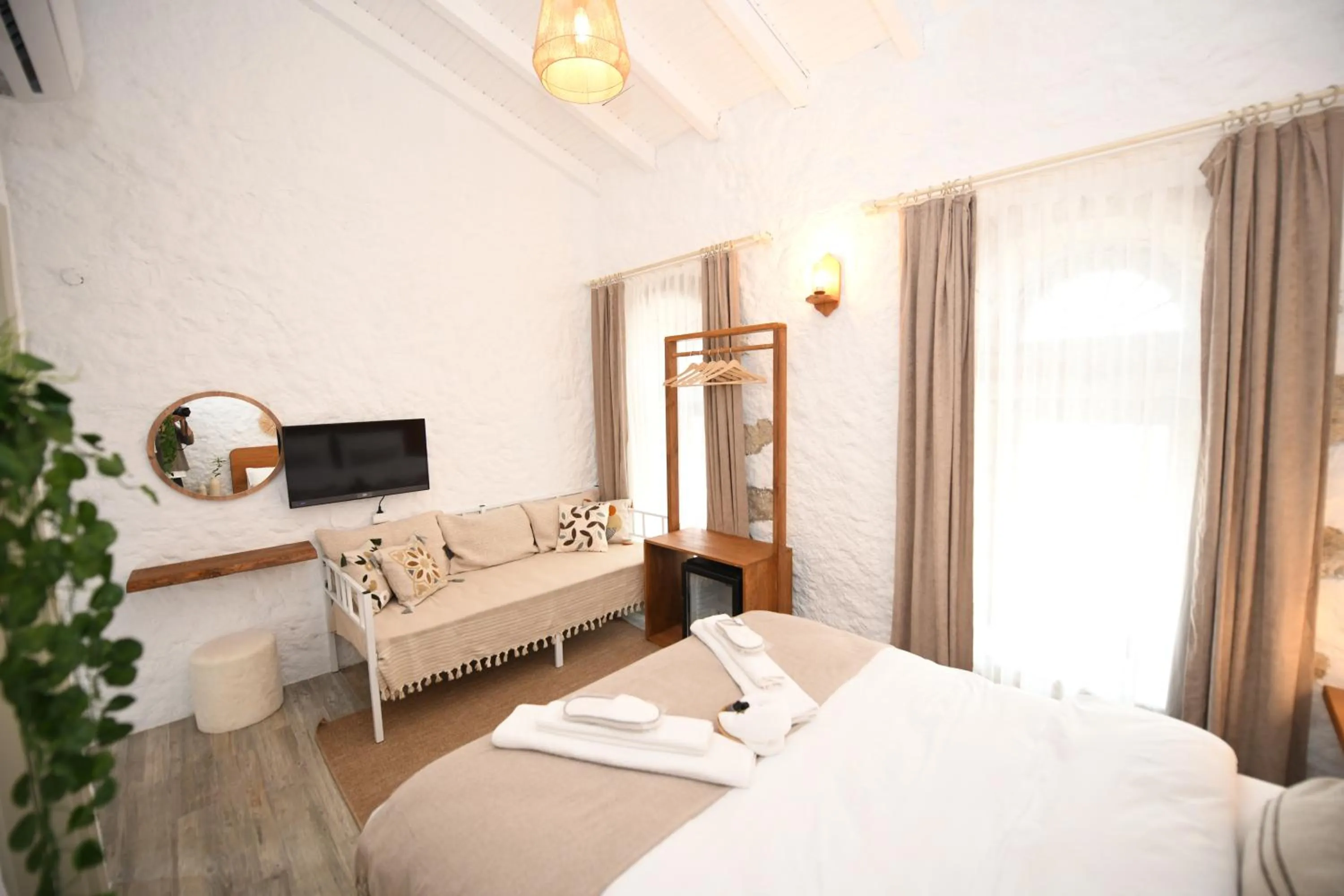 Bedroom, Bed in Mahzen Alaçatı