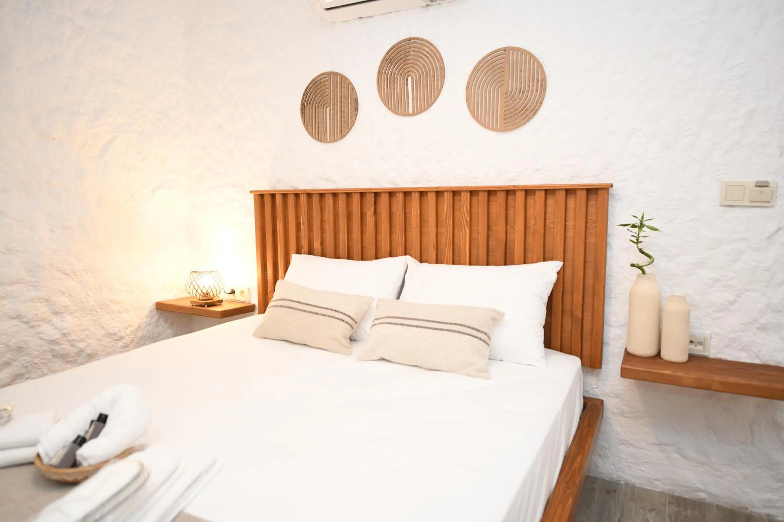 Bedroom, Bed in Mahzen Alaçatı