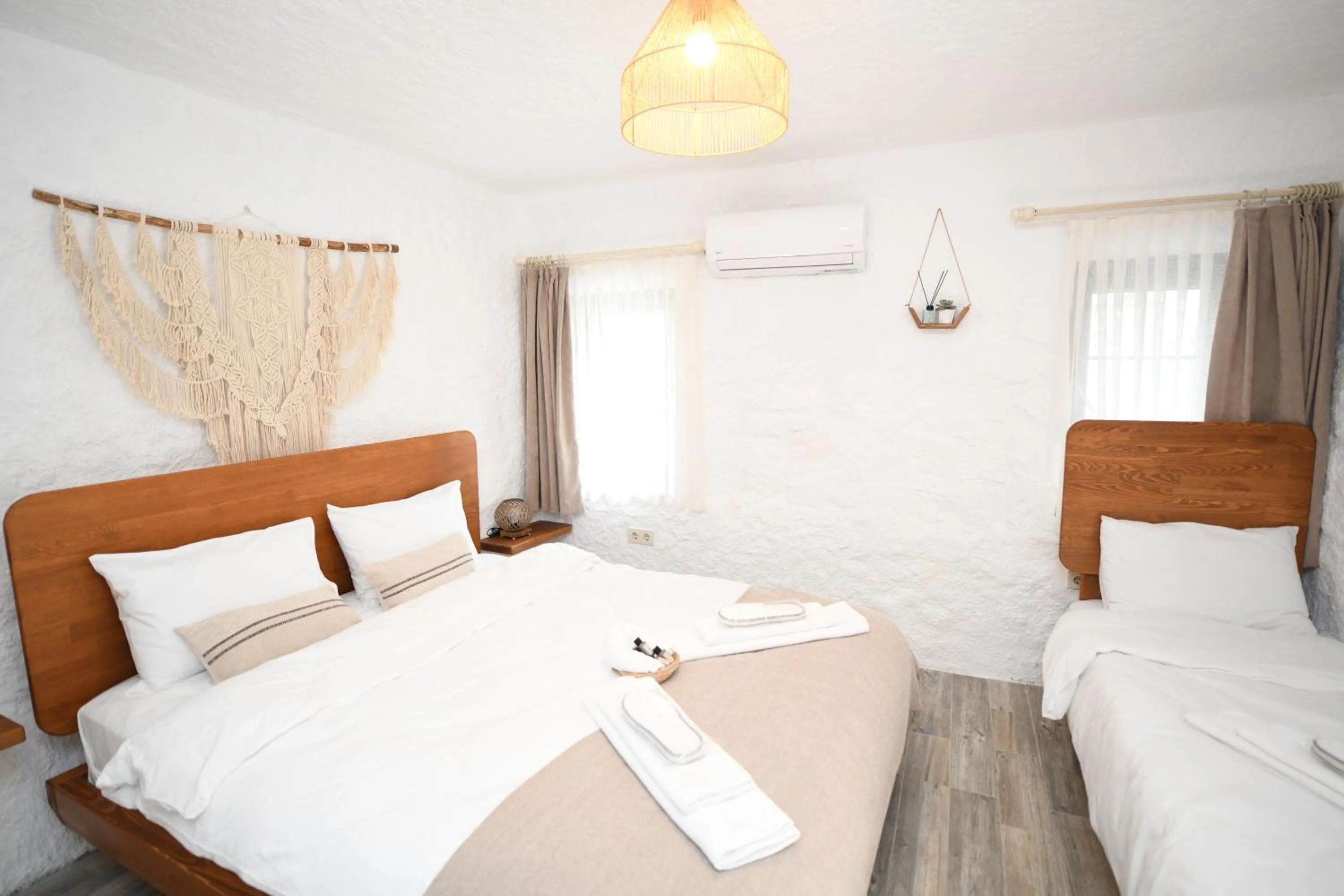 Bedroom, Bed in Mahzen Alaçatı