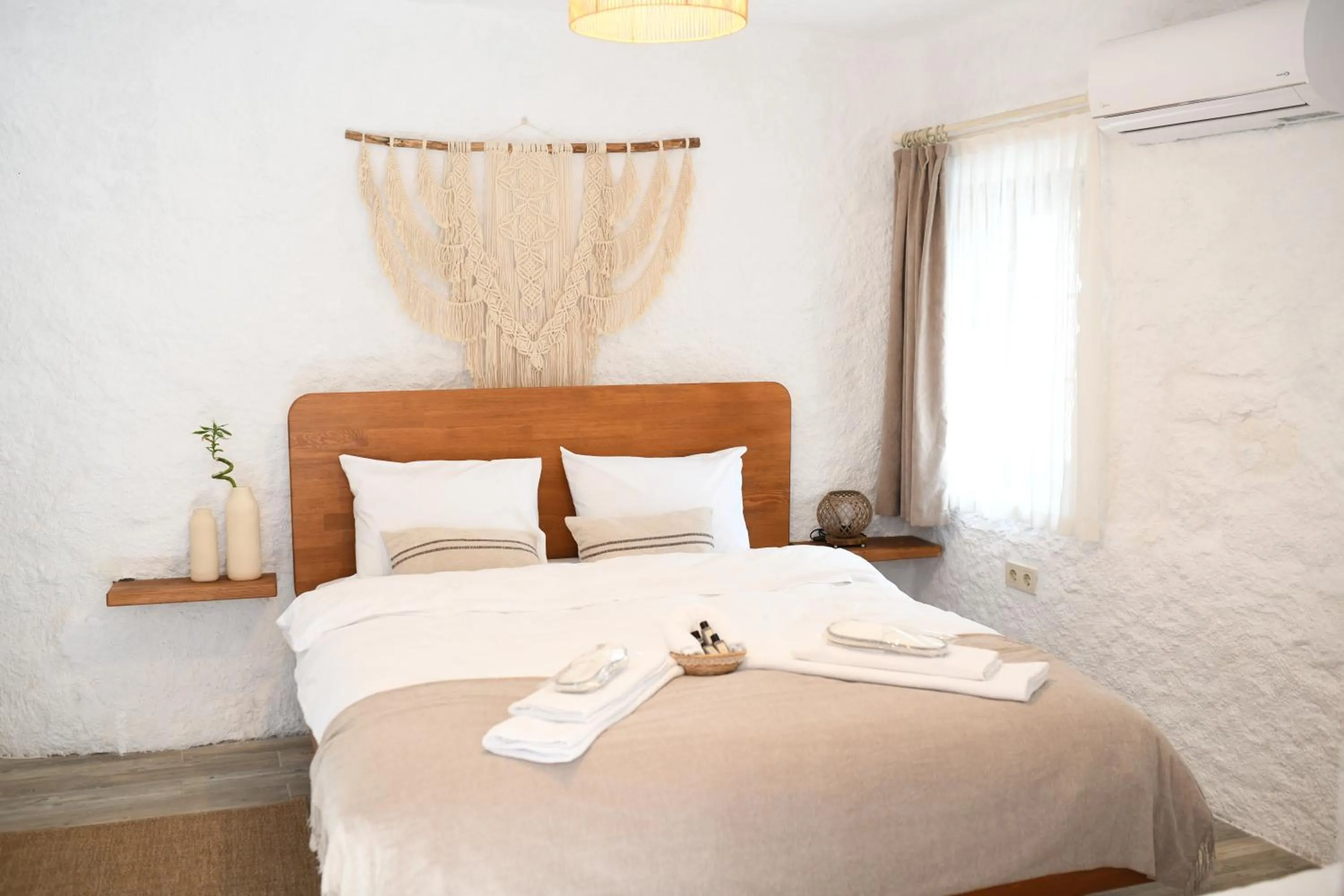 Bedroom, Bed in Mahzen Alaçatı