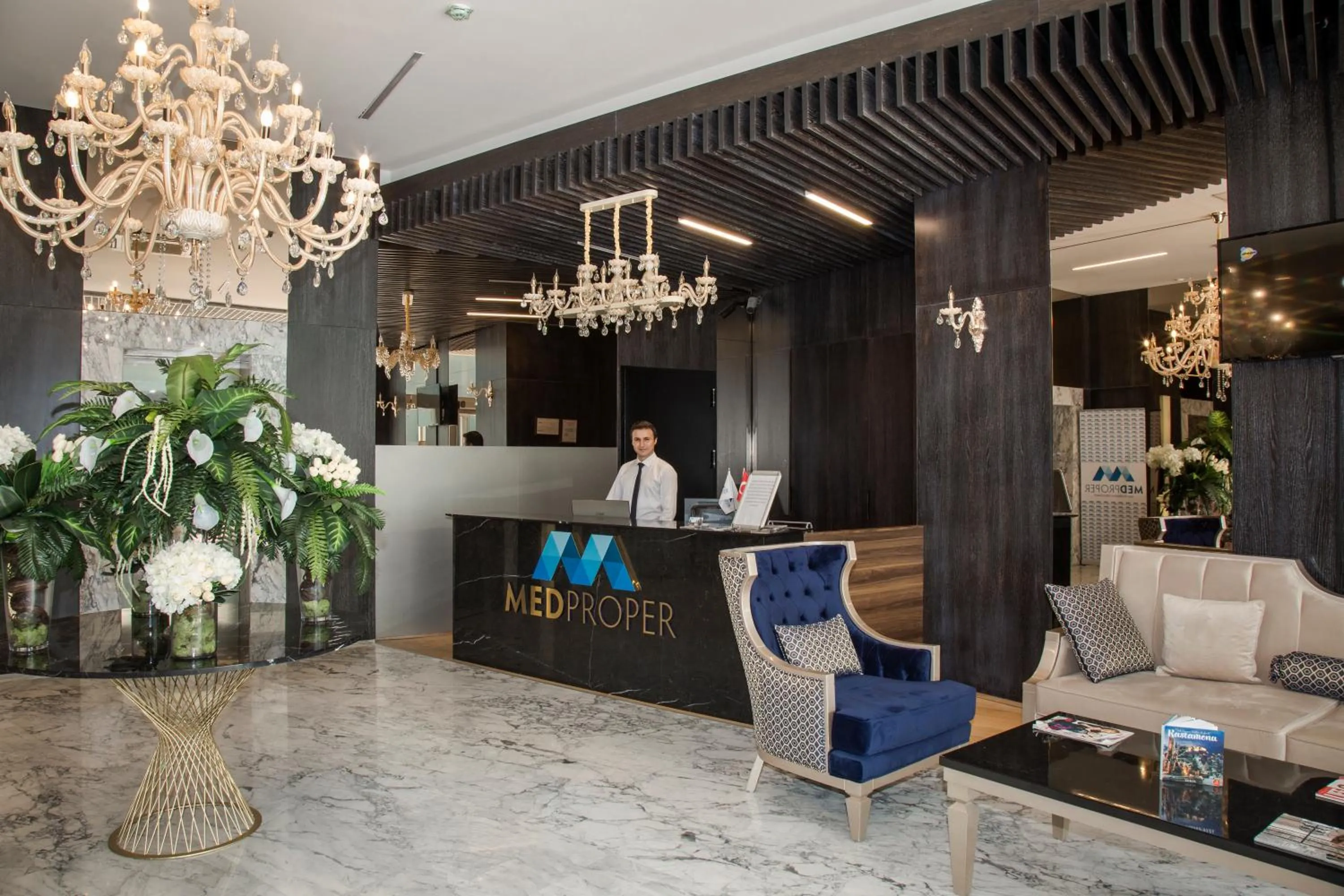 Lobby or reception in Medproper Suites Airport