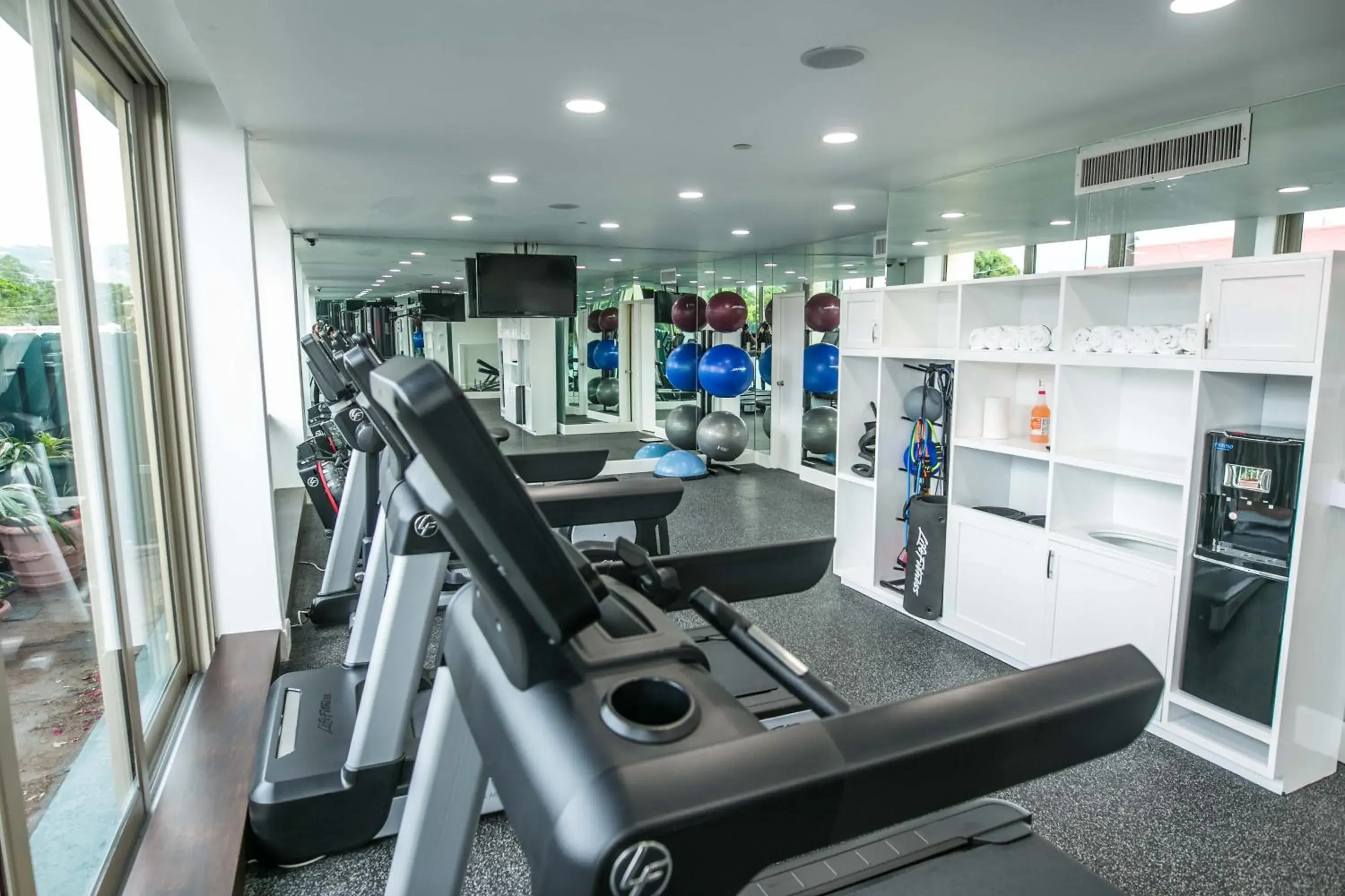 Fitness centre/facilities in Courtleigh Hotel & Suites Fitness centre/facilities in Courtleigh Hotel & Suites