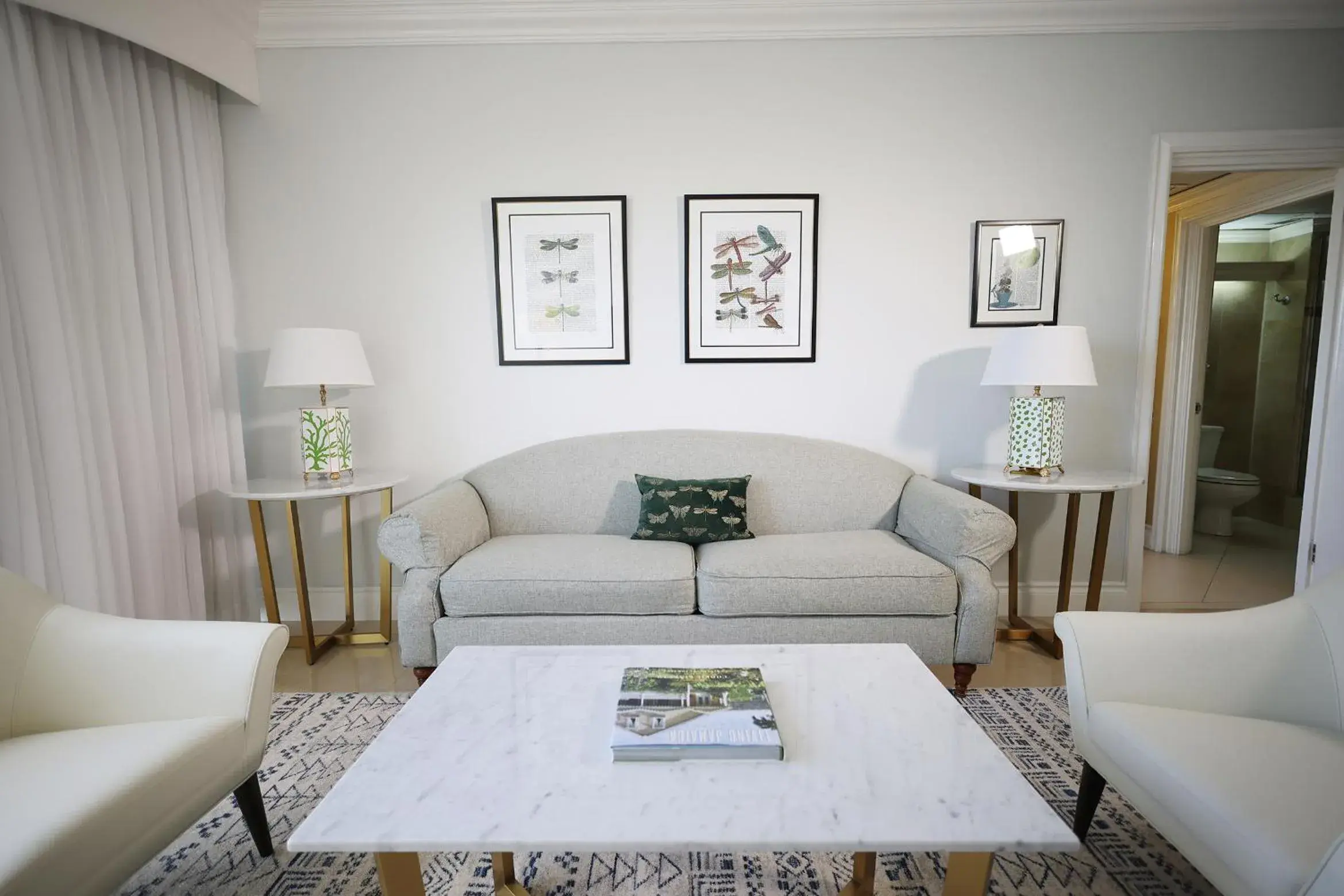 Living room in Courtleigh Hotel & Suites Living room in Courtleigh Hotel & Suites