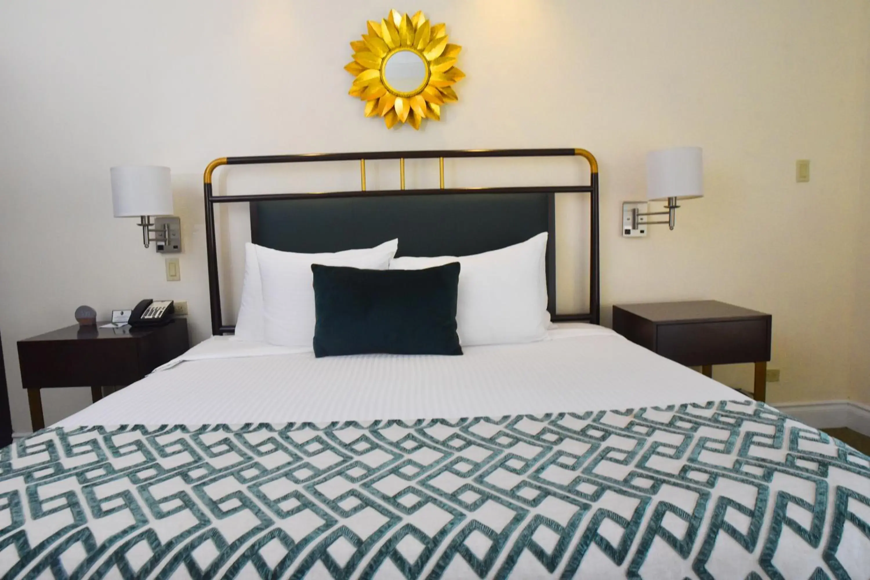 One-Bedroom King Suite with Sofa Bed in Courtleigh Hotel & Suites One-Bedroom King Suite with Sofa Bed in Courtleigh Hotel & Suites