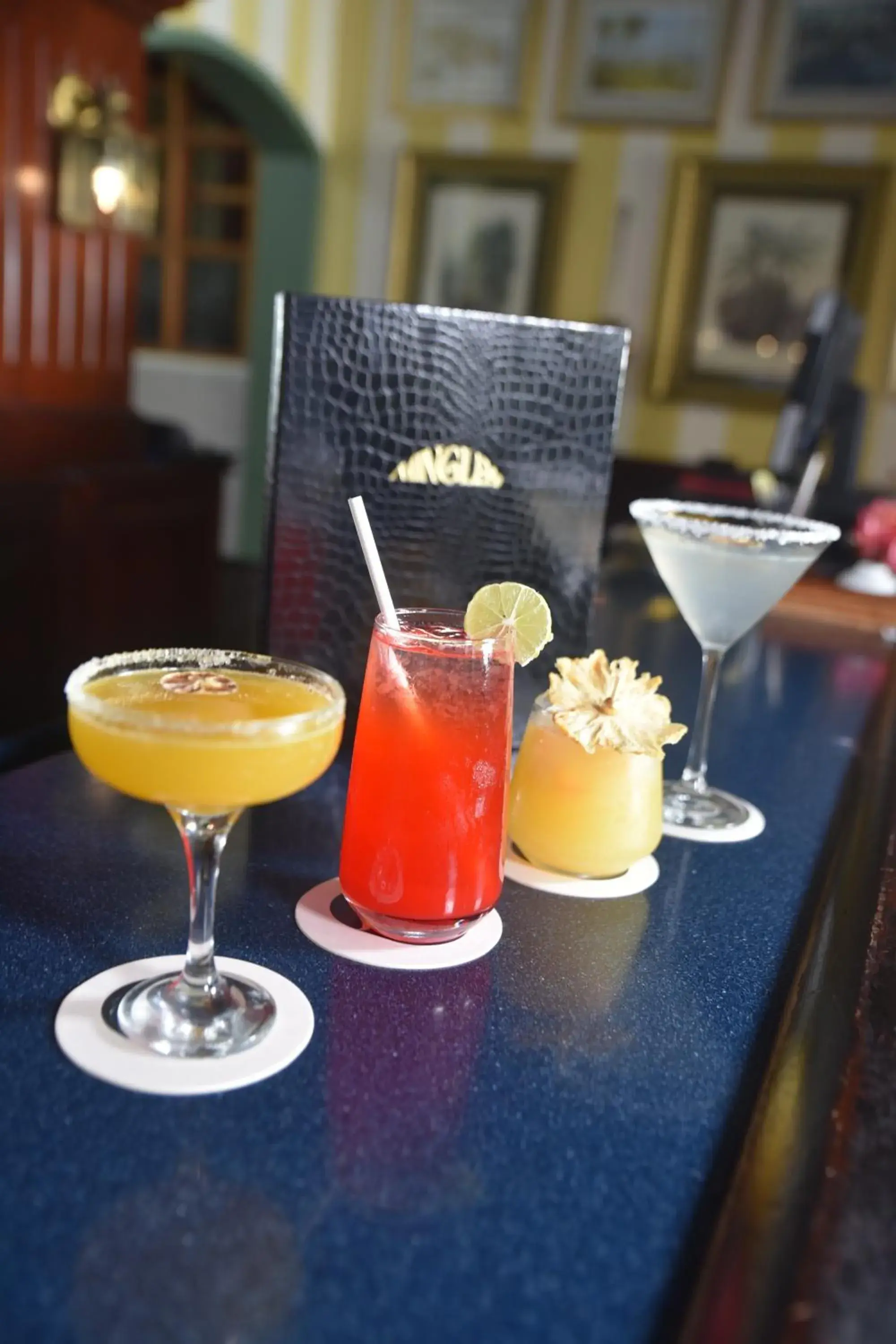 Lounge or bar in Courtleigh Hotel & Suites Lounge or bar in Courtleigh Hotel & Suites