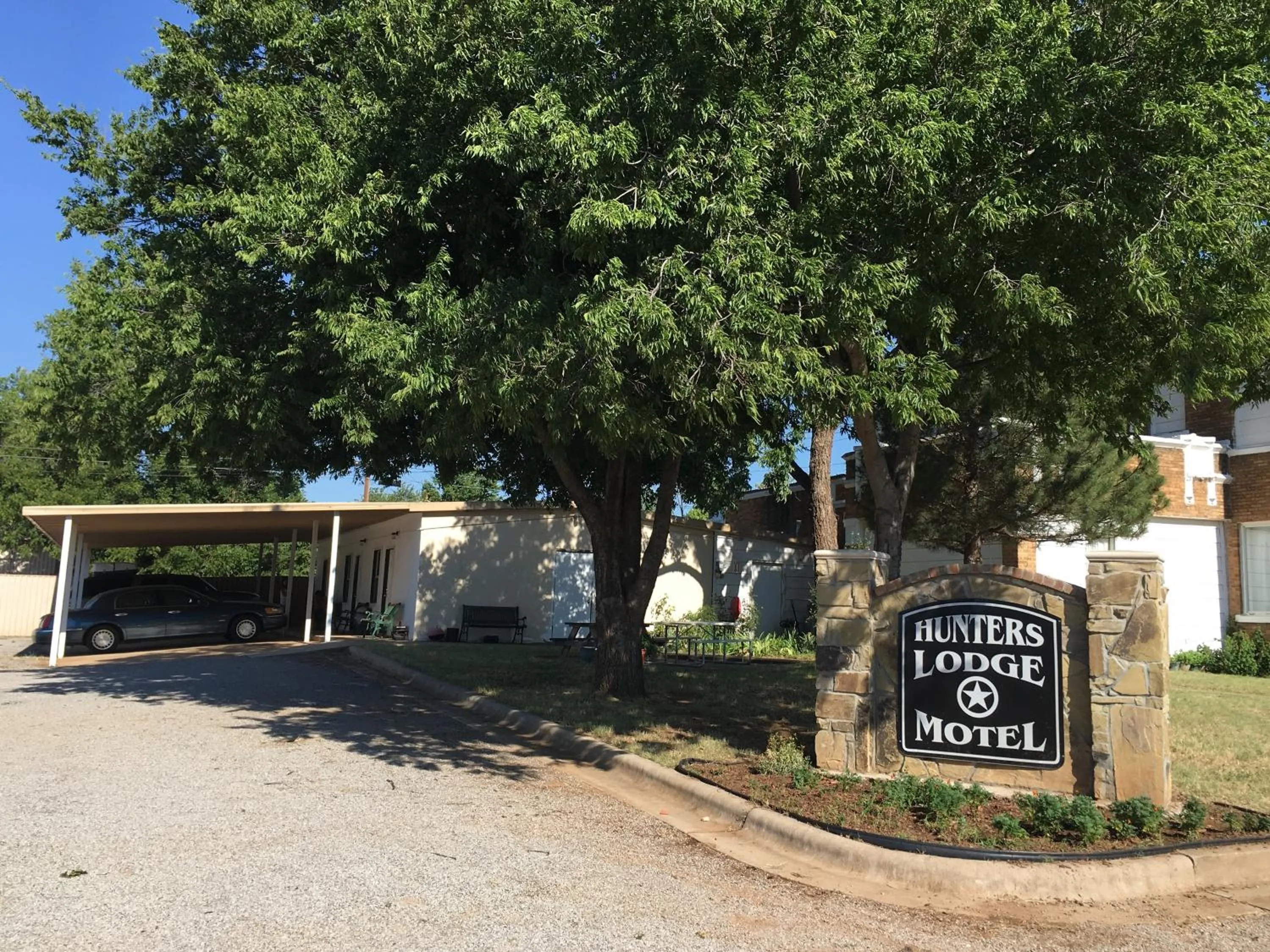 Hunters Lodge Motel