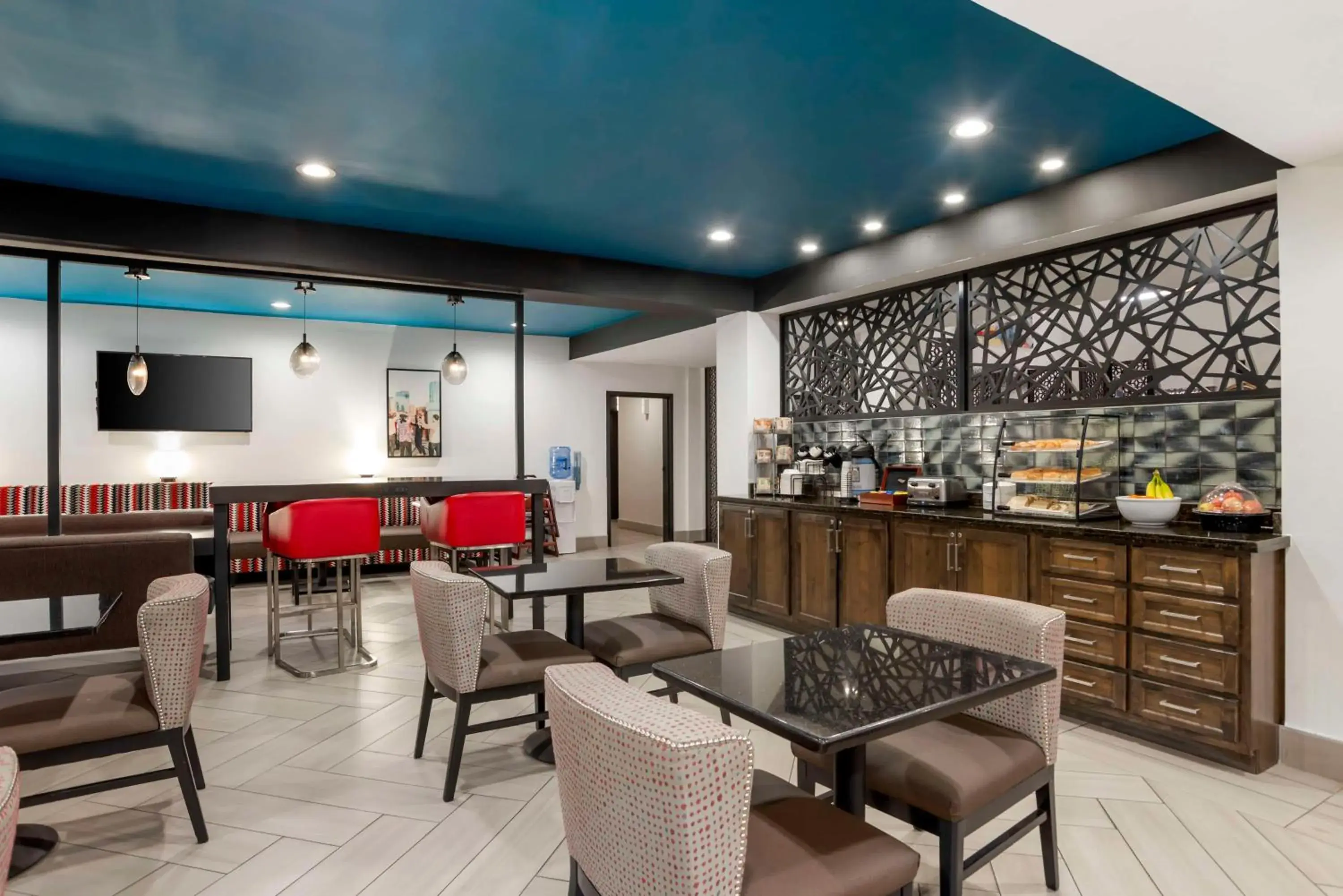 Breakfast in Best Western Plus Daphne Breakfast in Best Western Plus Daphne