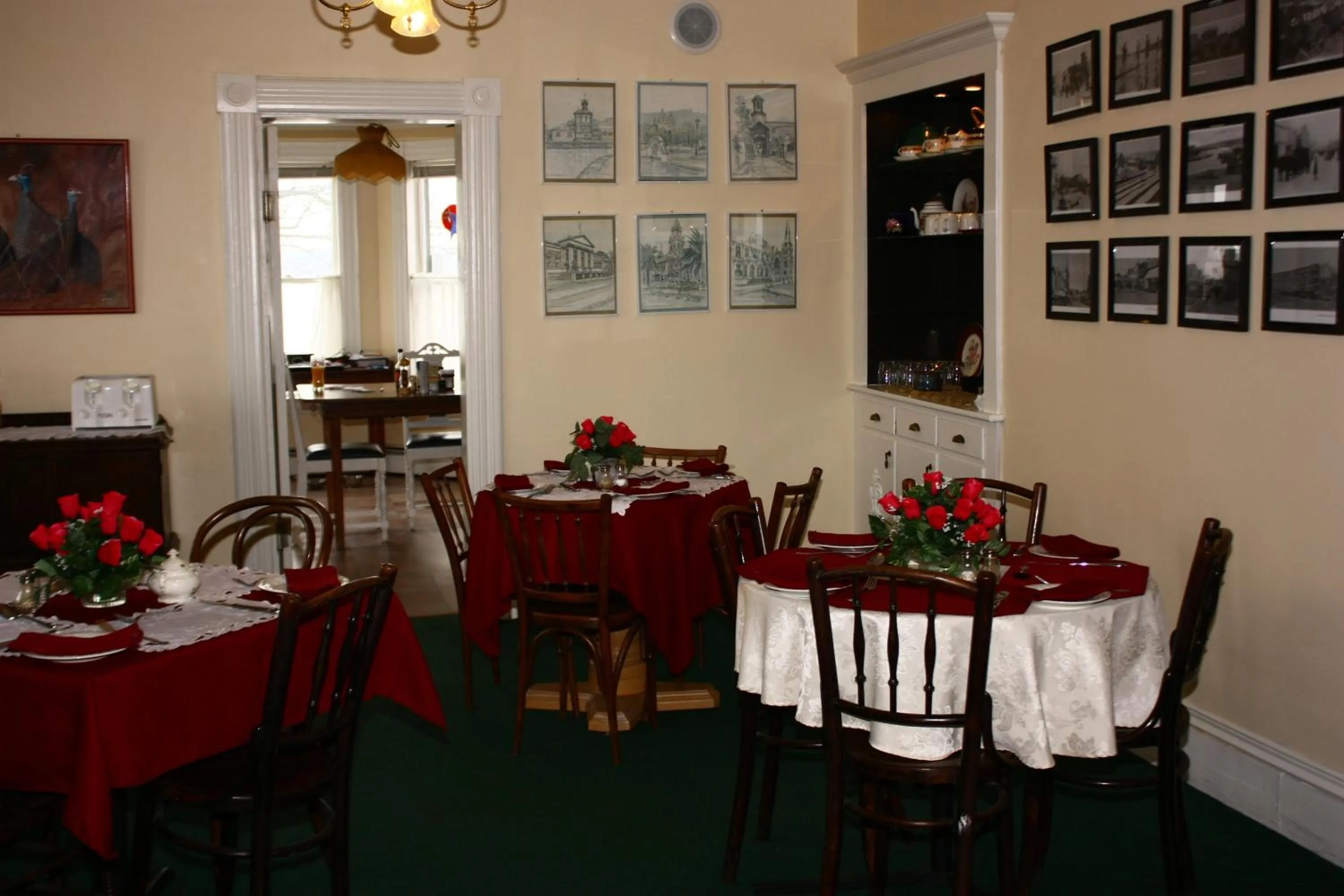 Restaurant/places to eat in Come from Away B&B