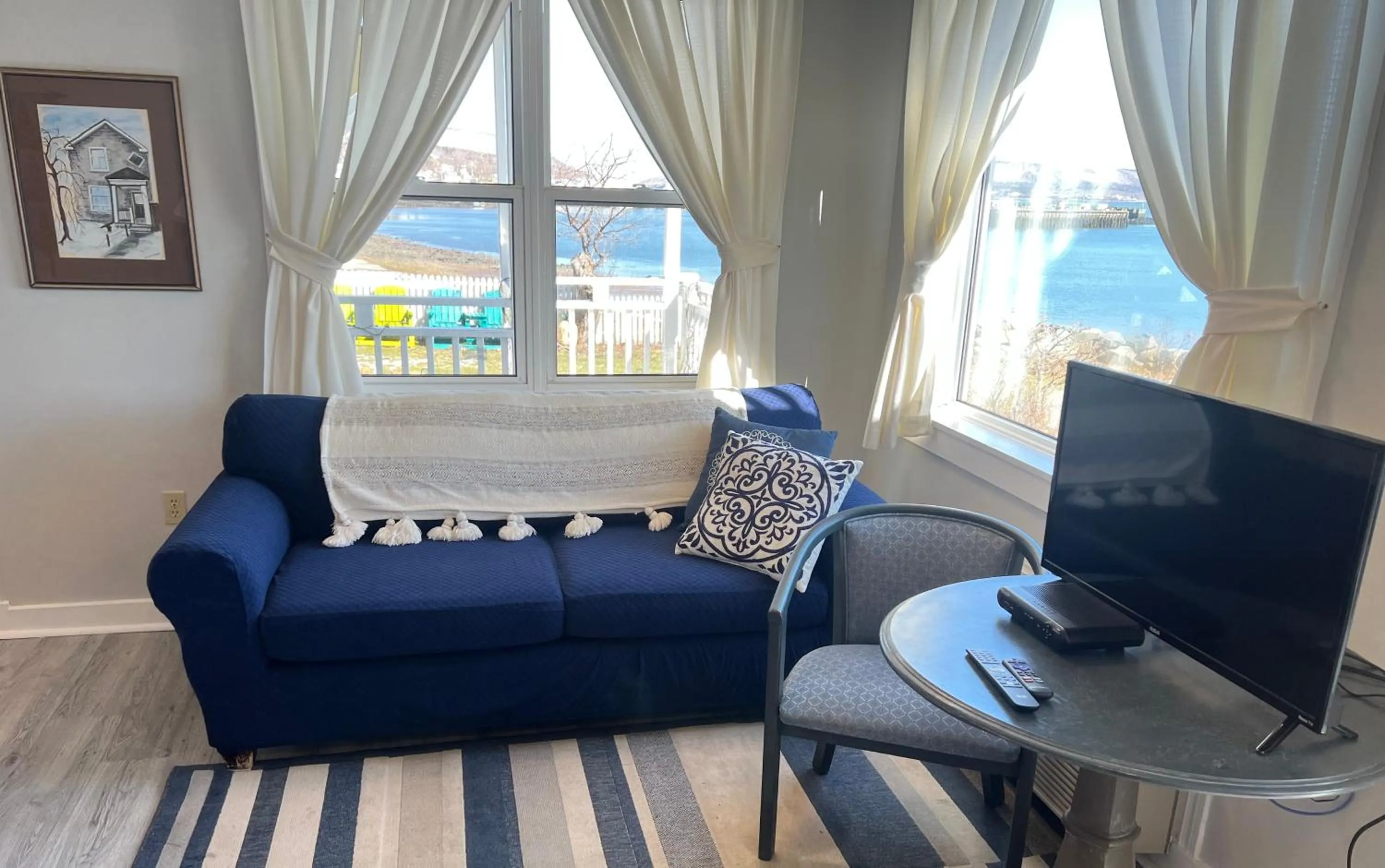 TV and multimedia in Come from Away B&B